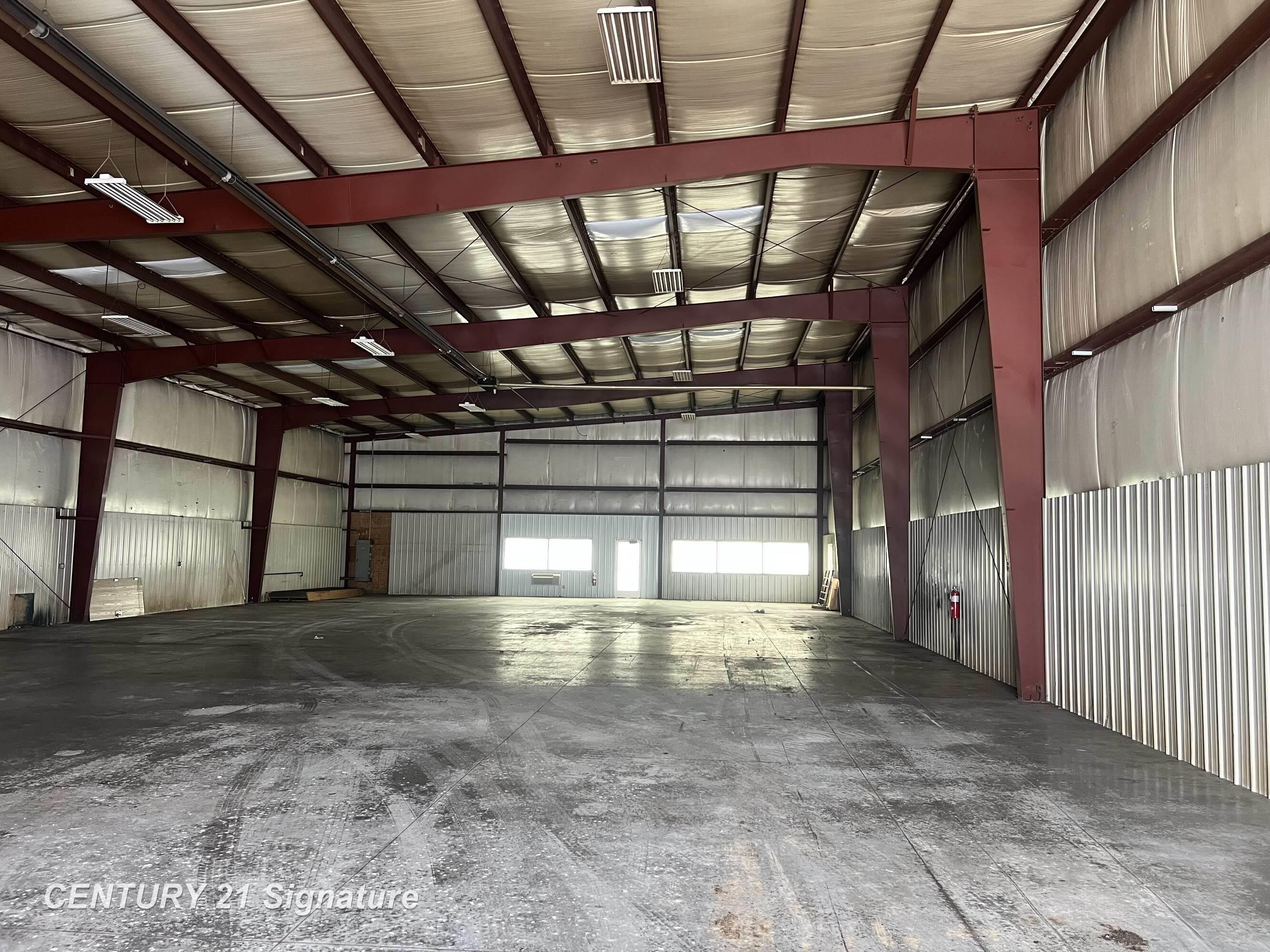 535-545 Clare Industrial Parkway, Clare, MI 48617 — Photo 3