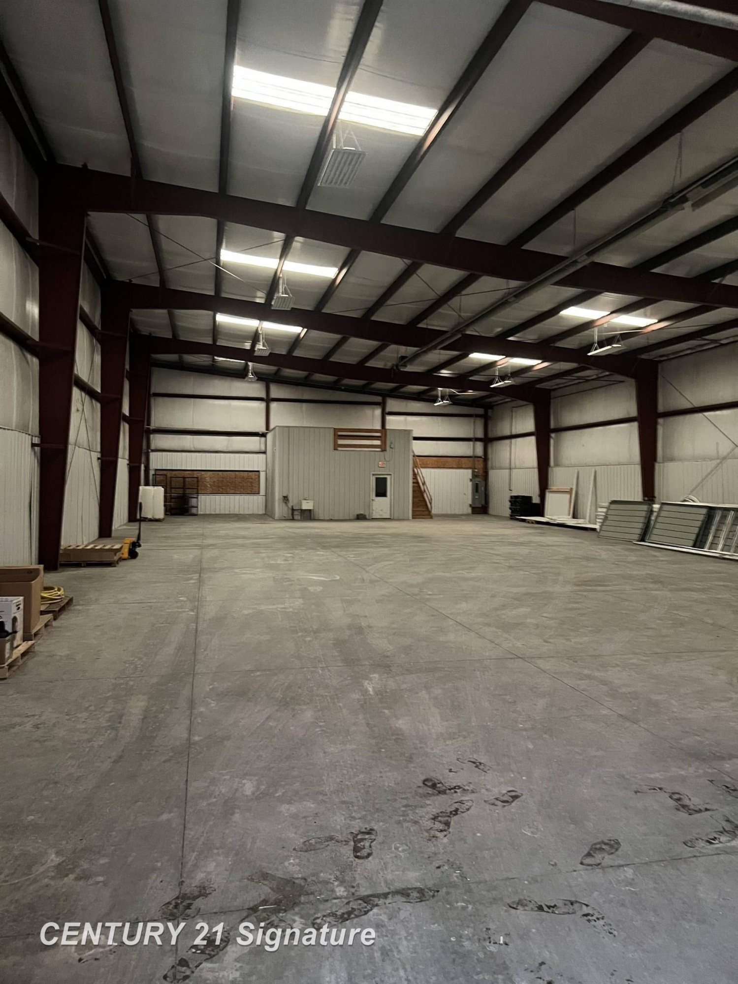 535-545 Clare Industrial Parkway, Clare, MI 48617 — Photo 9