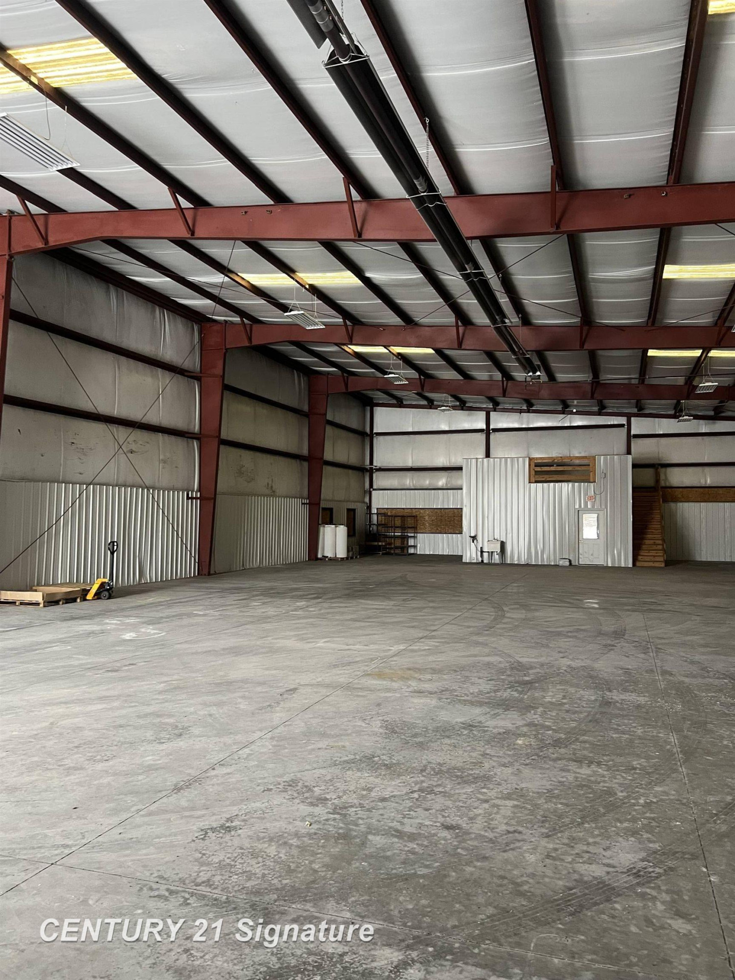 535-545 Clare Industrial Parkway, Clare, MI 48617 — Photo 10