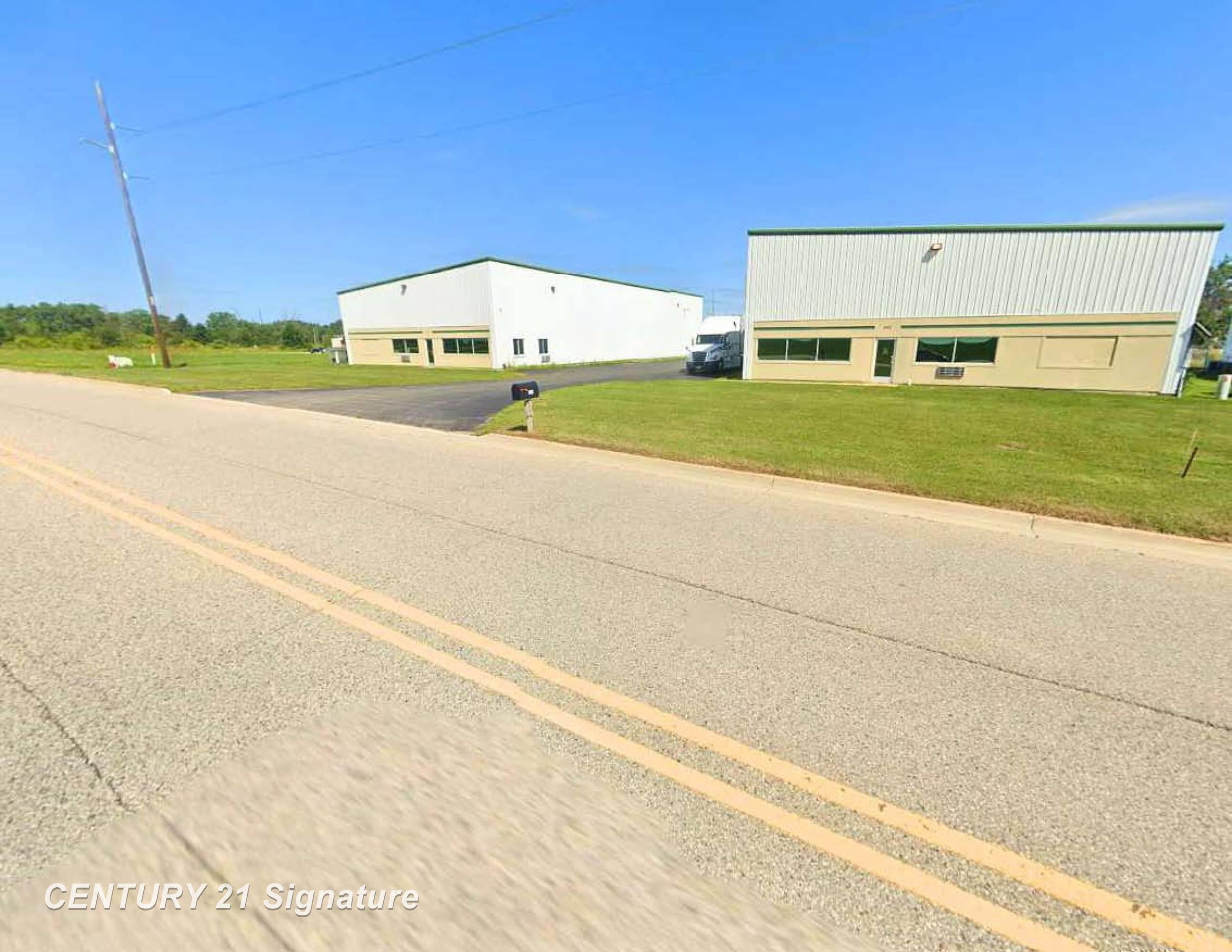 535-545 Clare Industrial Parkway, Clare, MI 48617 — Photo 12