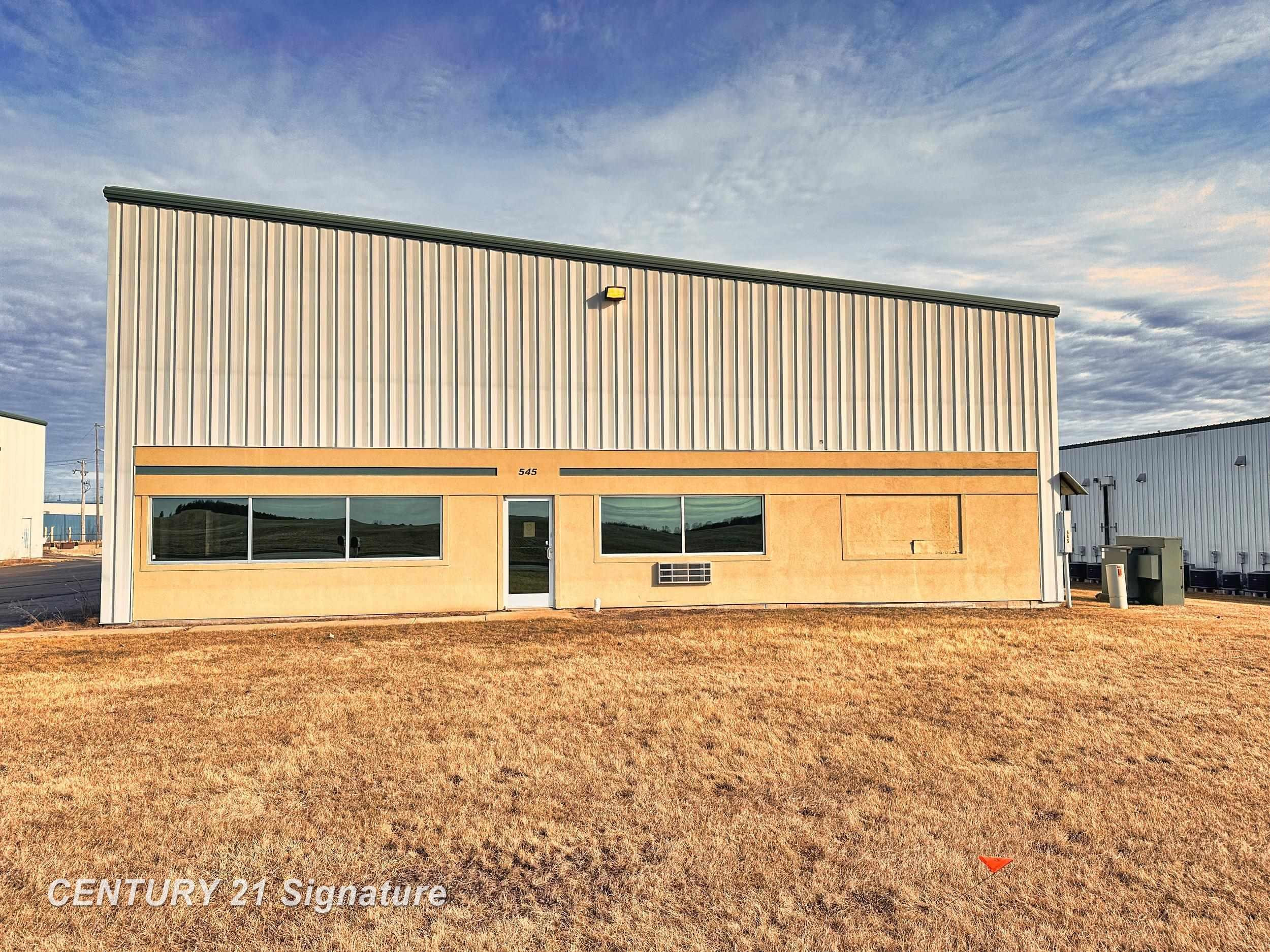 535-545 Clare Industrial Parkway, Clare, MI 48617 — Photo 18