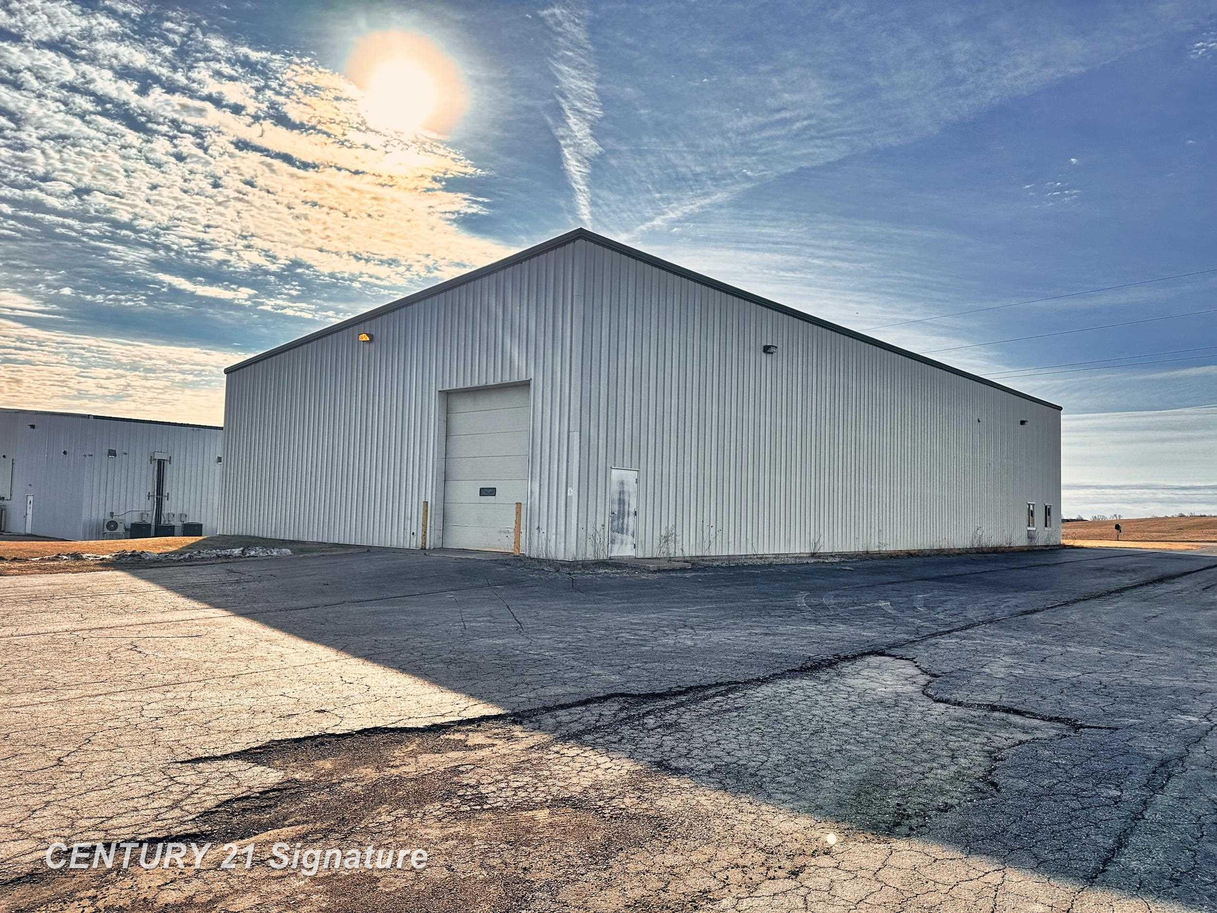 535-545 Clare Industrial Parkway, Clare, MI 48617 — Photo 23