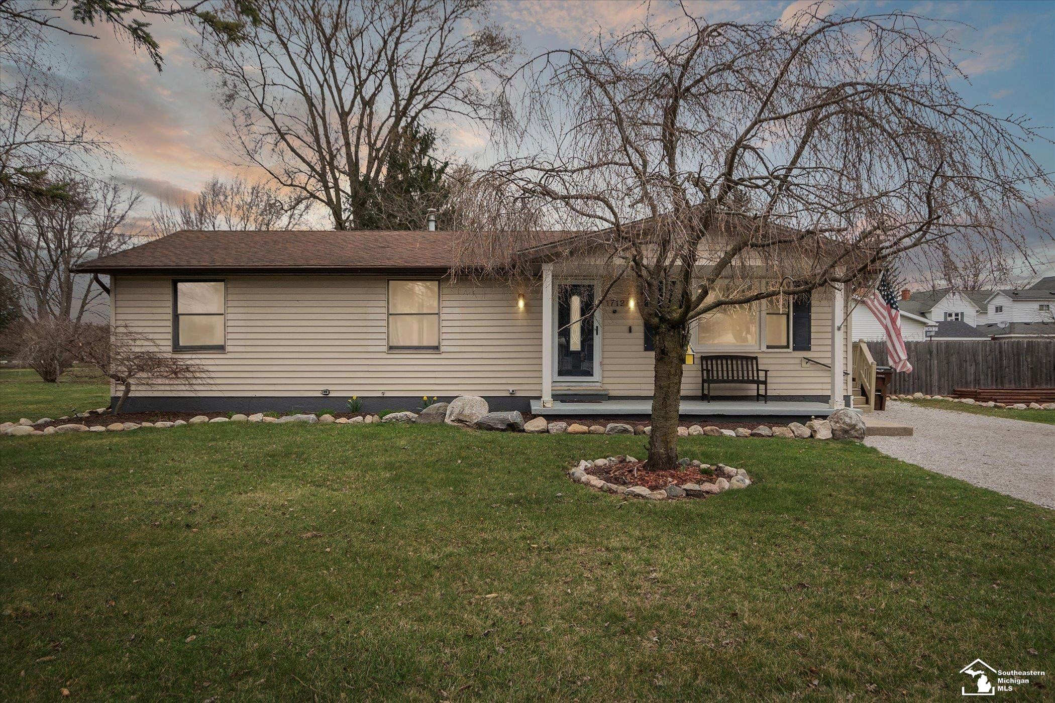 1712 Center Street, Carleton, MI 48117 — front exterior