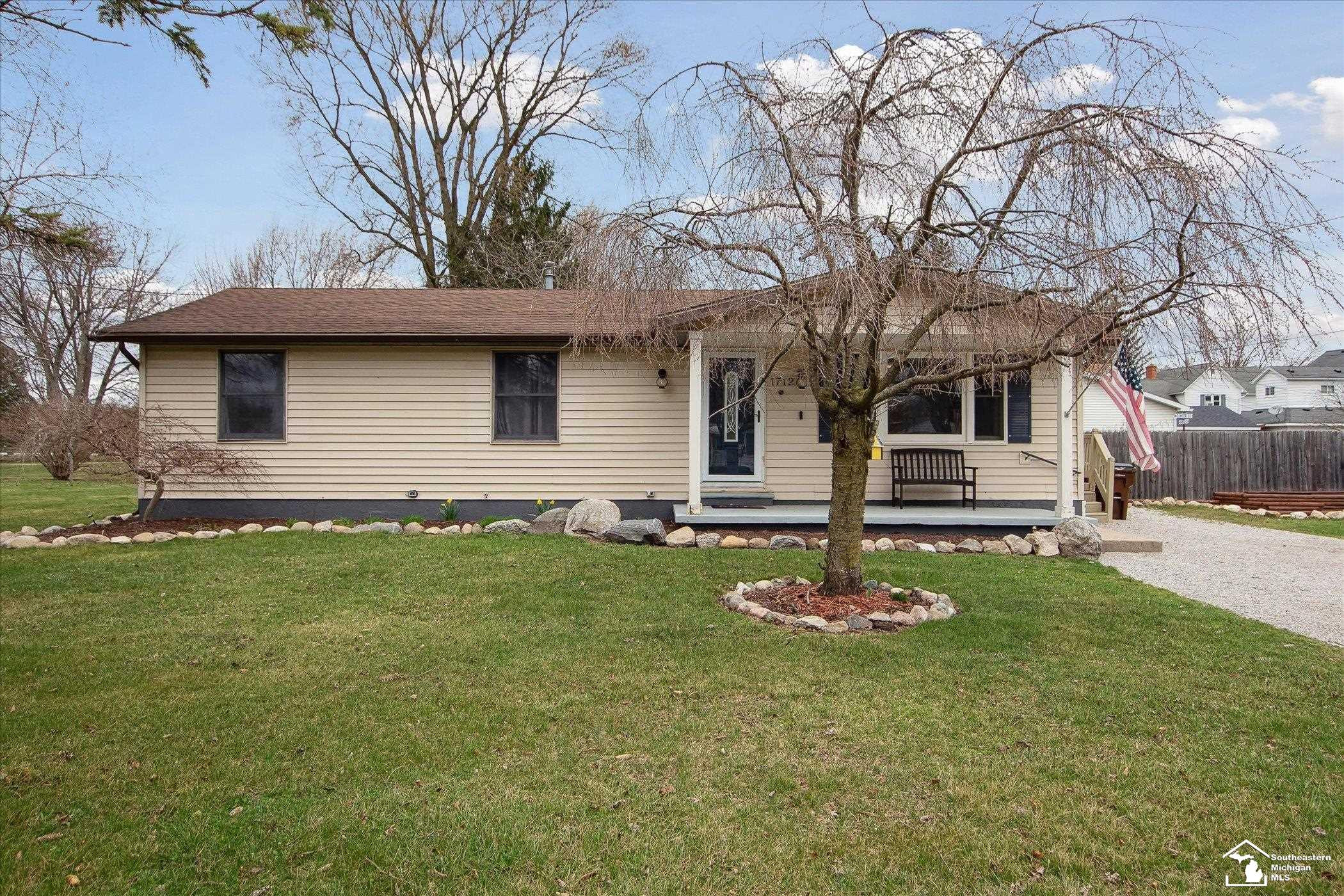 1712 Center Street, Carleton, MI 48117 — Photo 3