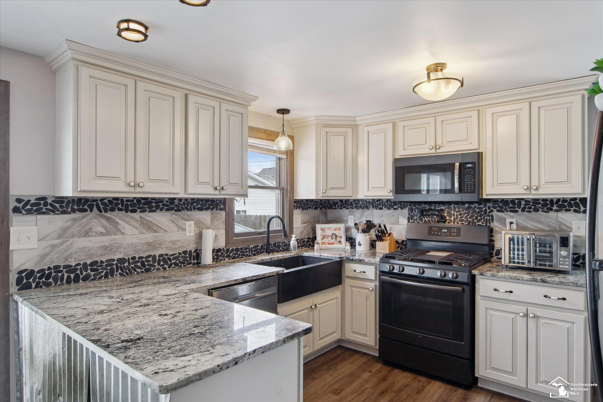 1712 Center Street, Carleton, MI 48117 — Photo 14