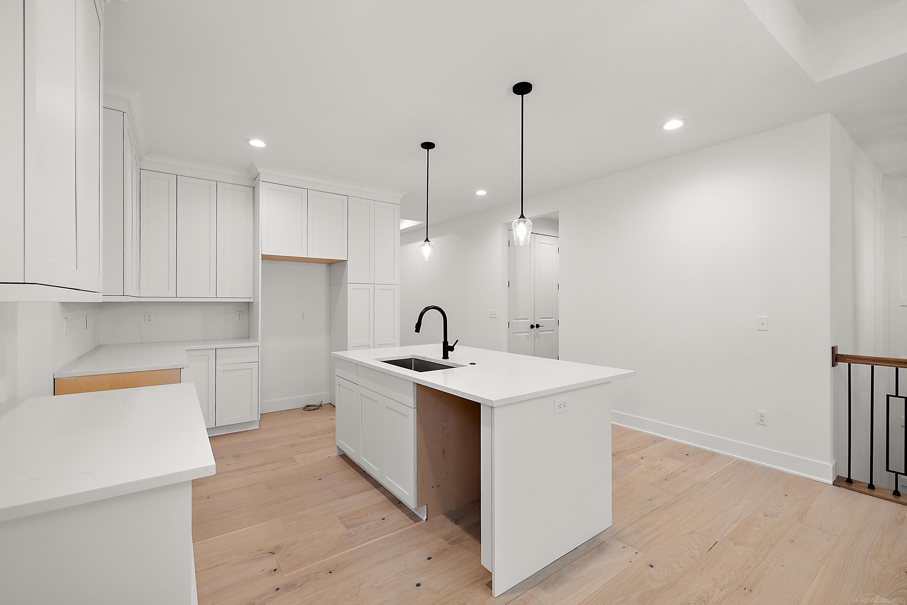 5871 Everton Court, Troy, MI 48085 — Photo 15