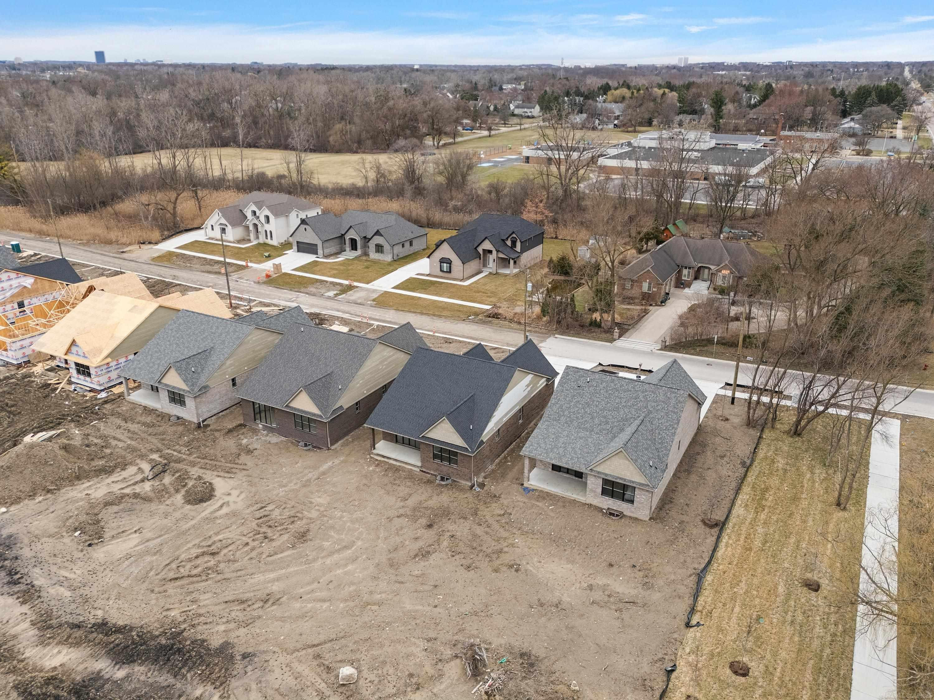 5871 Everton Court, Troy, MI 48085 — Photo 34