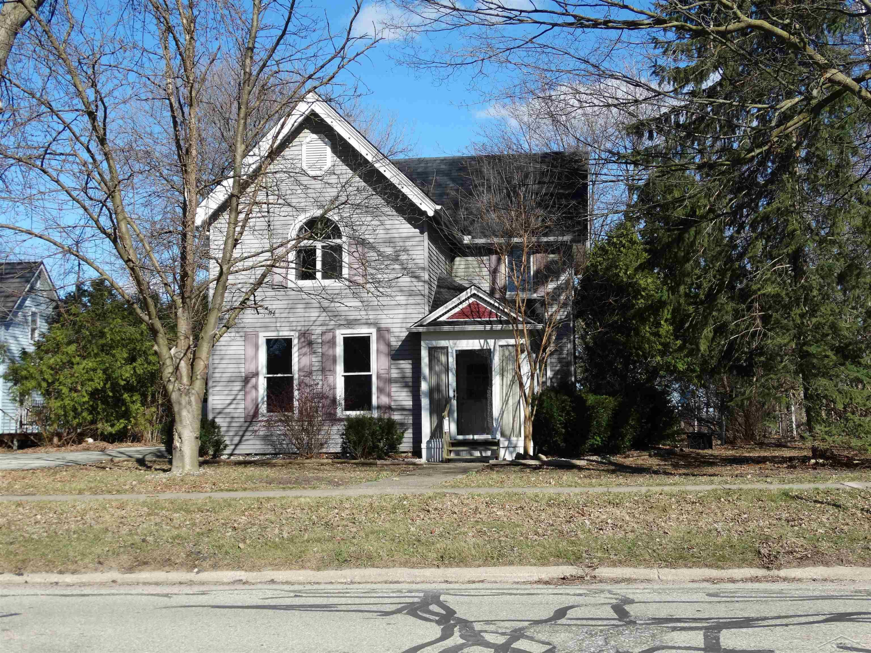 2126 N Main Street, MI 48733 — front exterior