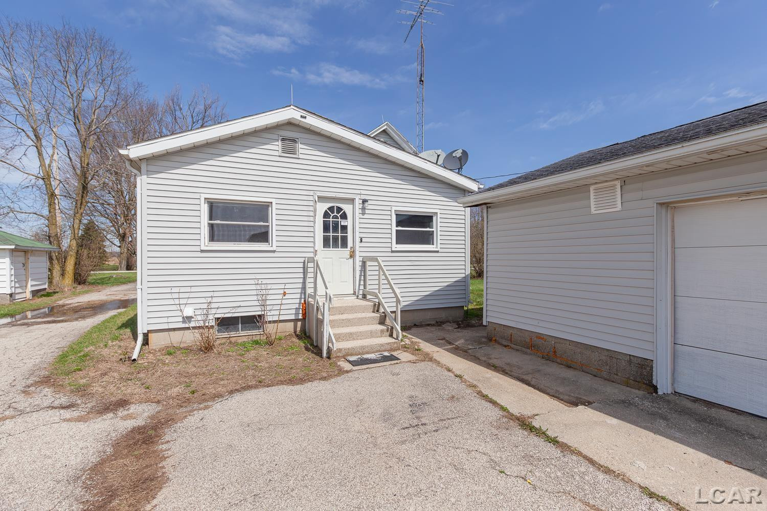 4295 Demings Lake Road, Adrian, MI 49221 — Photo 9