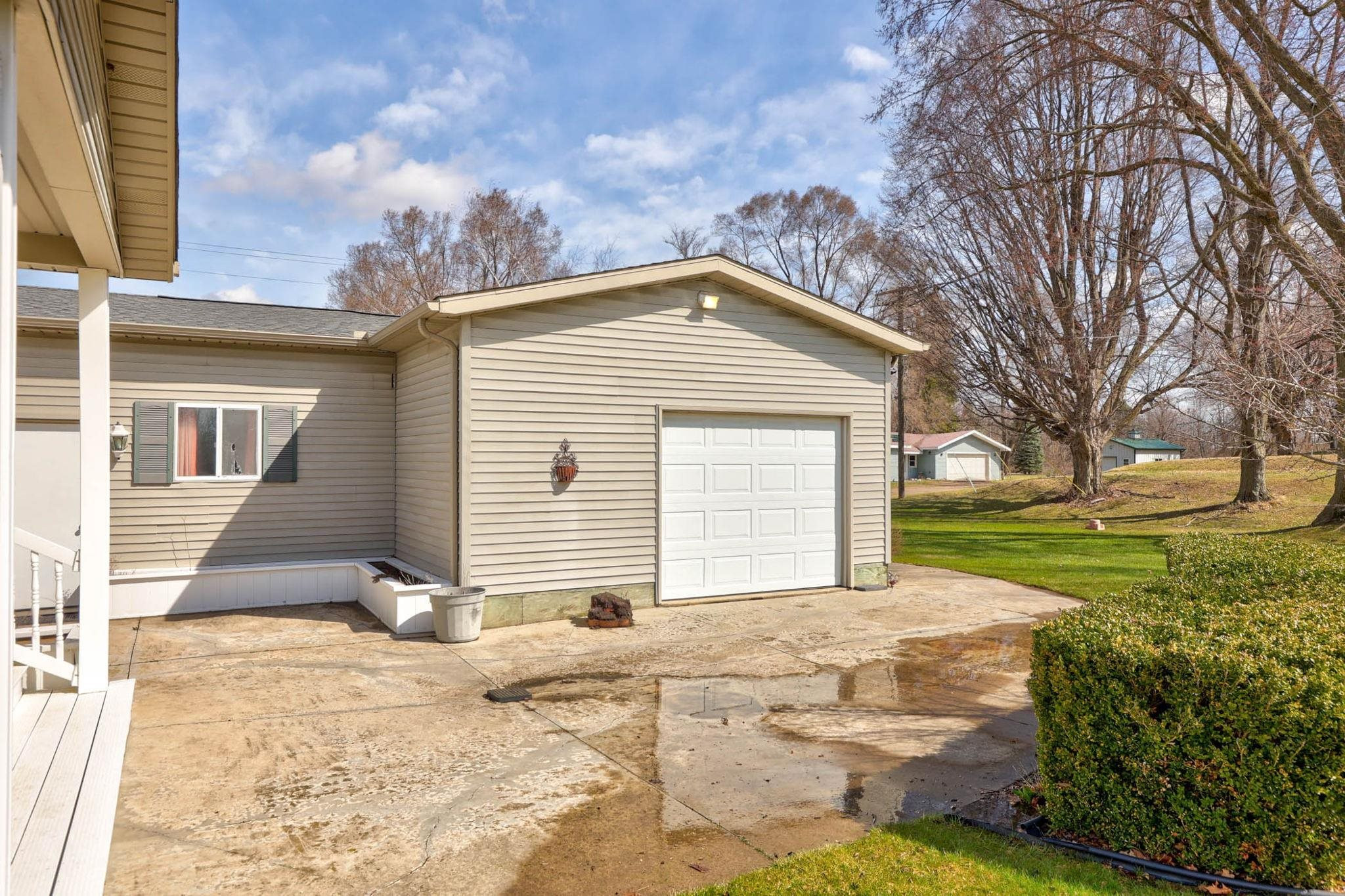 416 Orchard Street, MI 48744 — Photo 35