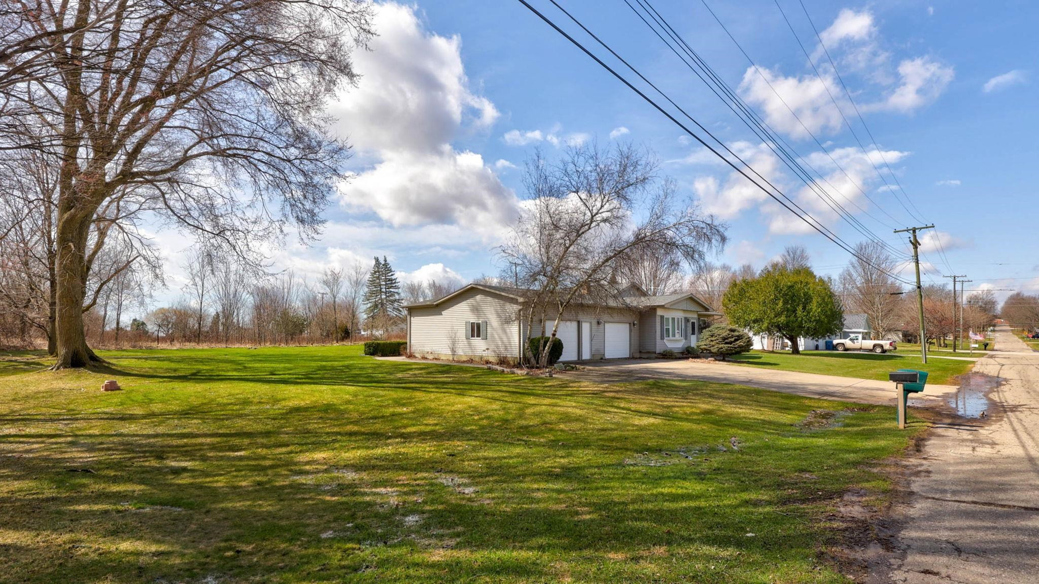 416 Orchard Street, MI 48744 — Photo 41