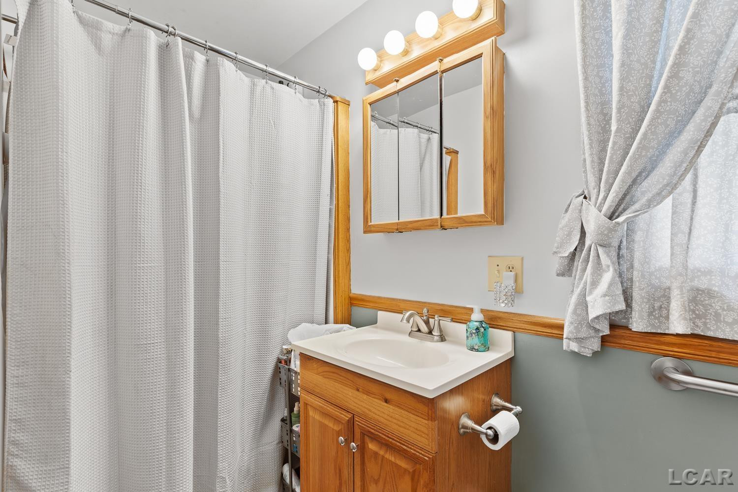 1247 Seneca Street, Adrian, MI 49221 — Photo 22
