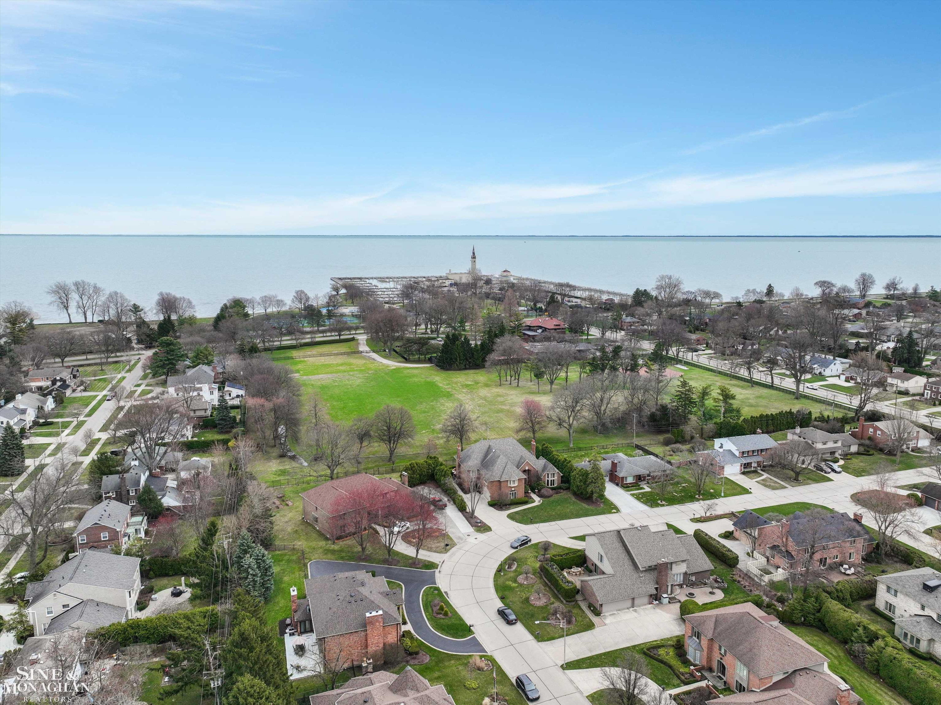 40 Regal Place, Grosse Pointe Shores, MI 48236 — Photo 2