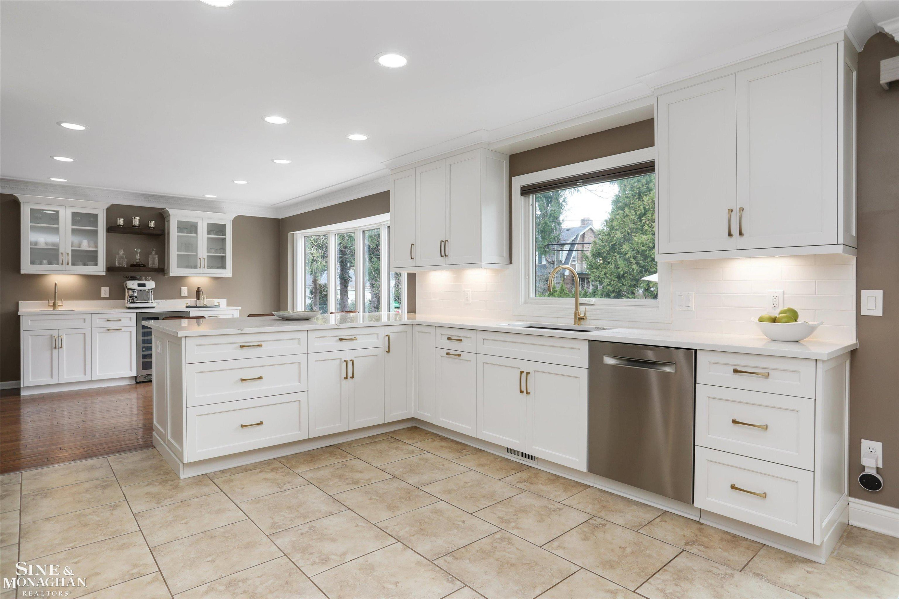 40 Regal Place, Grosse Pointe Shores, MI 48236 — Photo 13