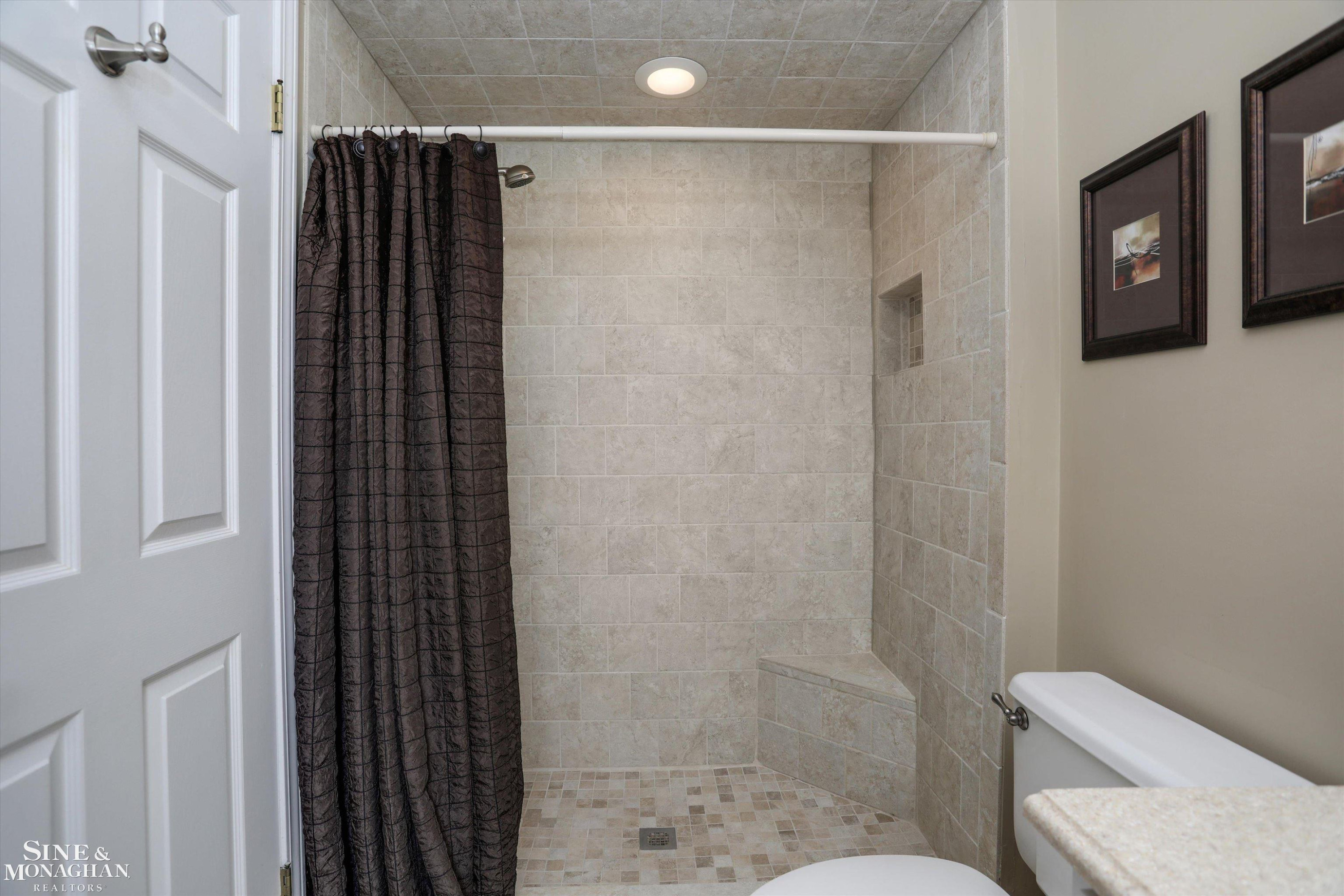 40 Regal Place, Grosse Pointe Shores, MI 48236 — Photo 33