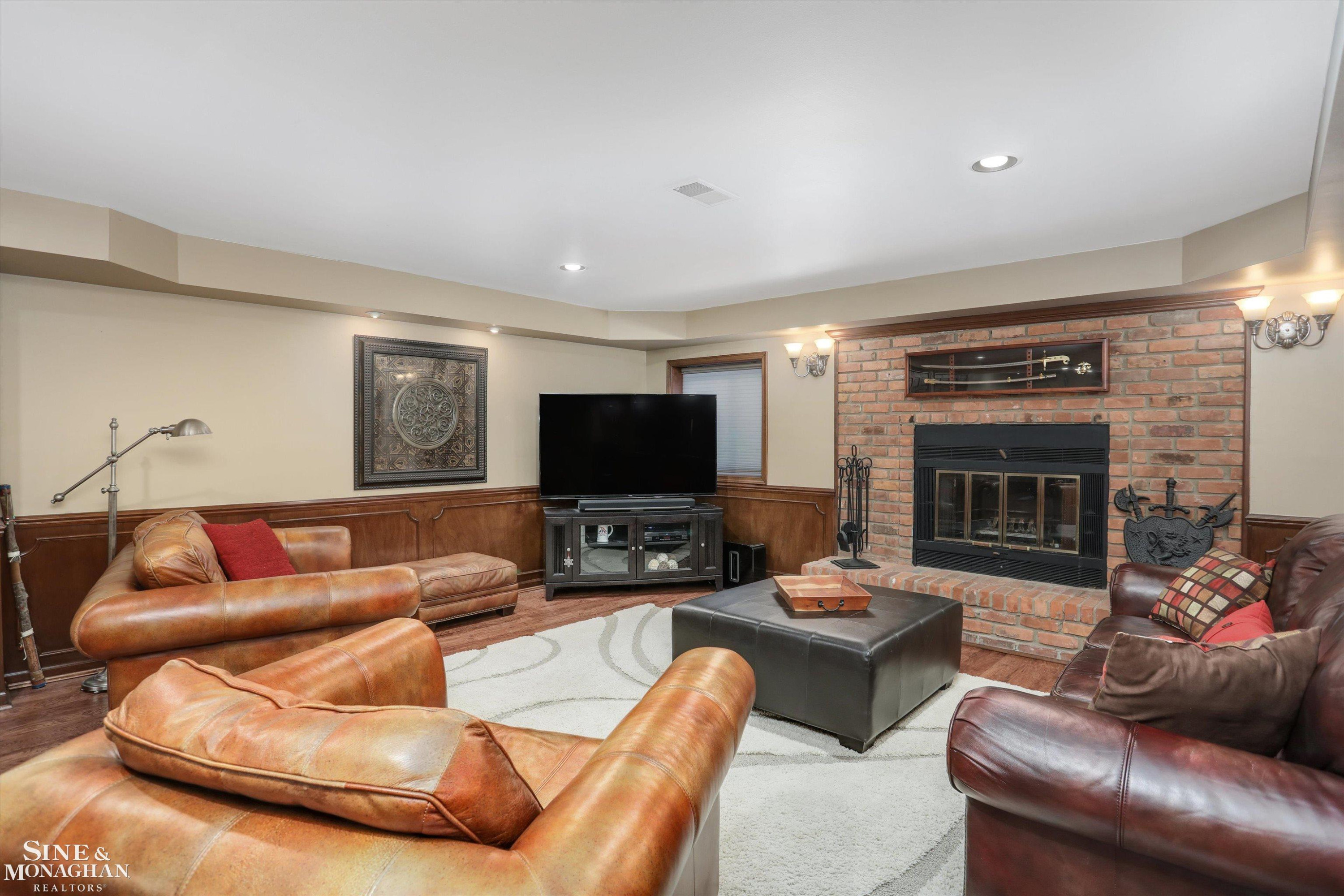 40 Regal Place, Grosse Pointe Shores, MI 48236 — Photo 38