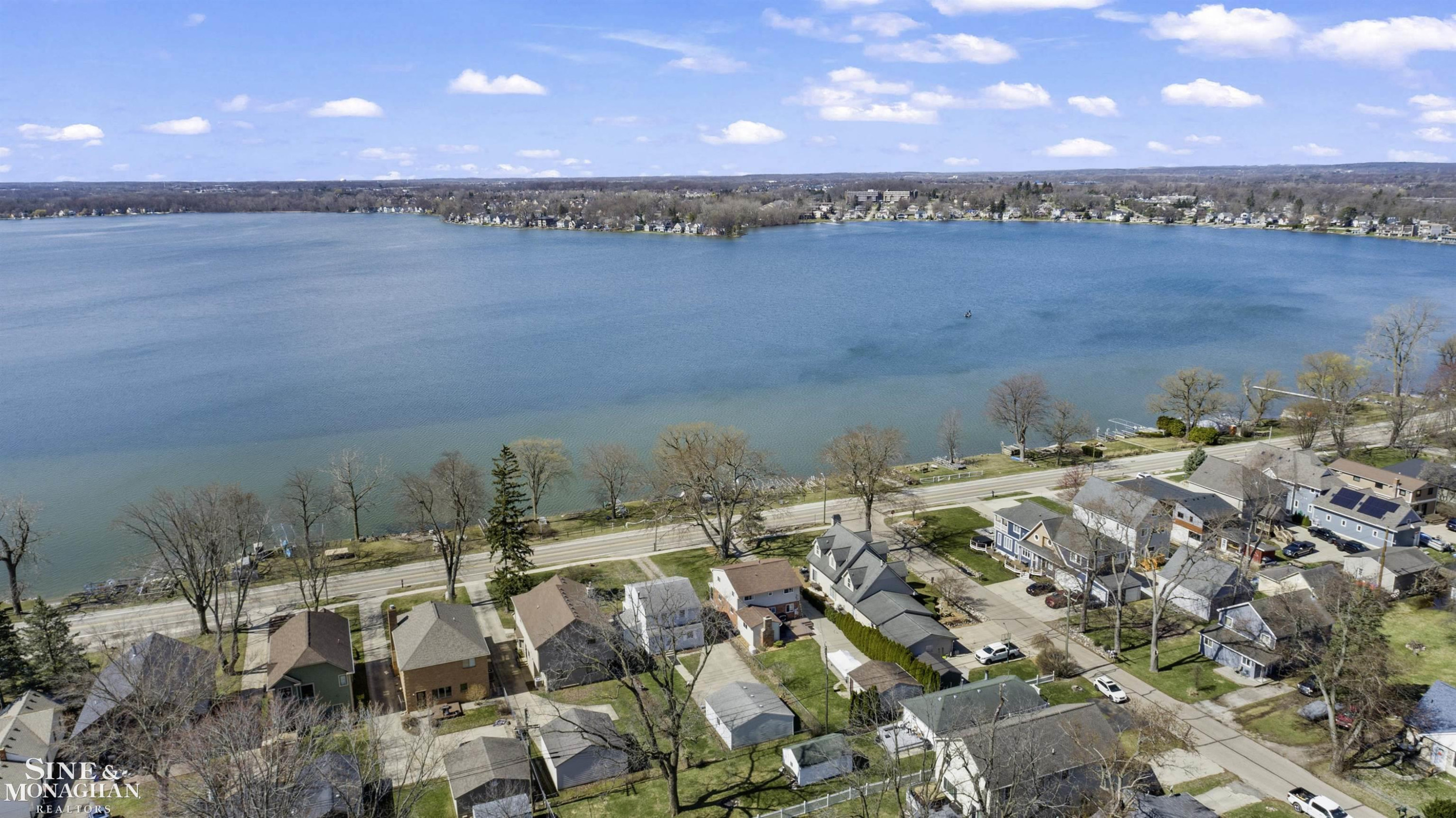331 Neptune Drive, Walled Lake, MI 48390 — Photo 2