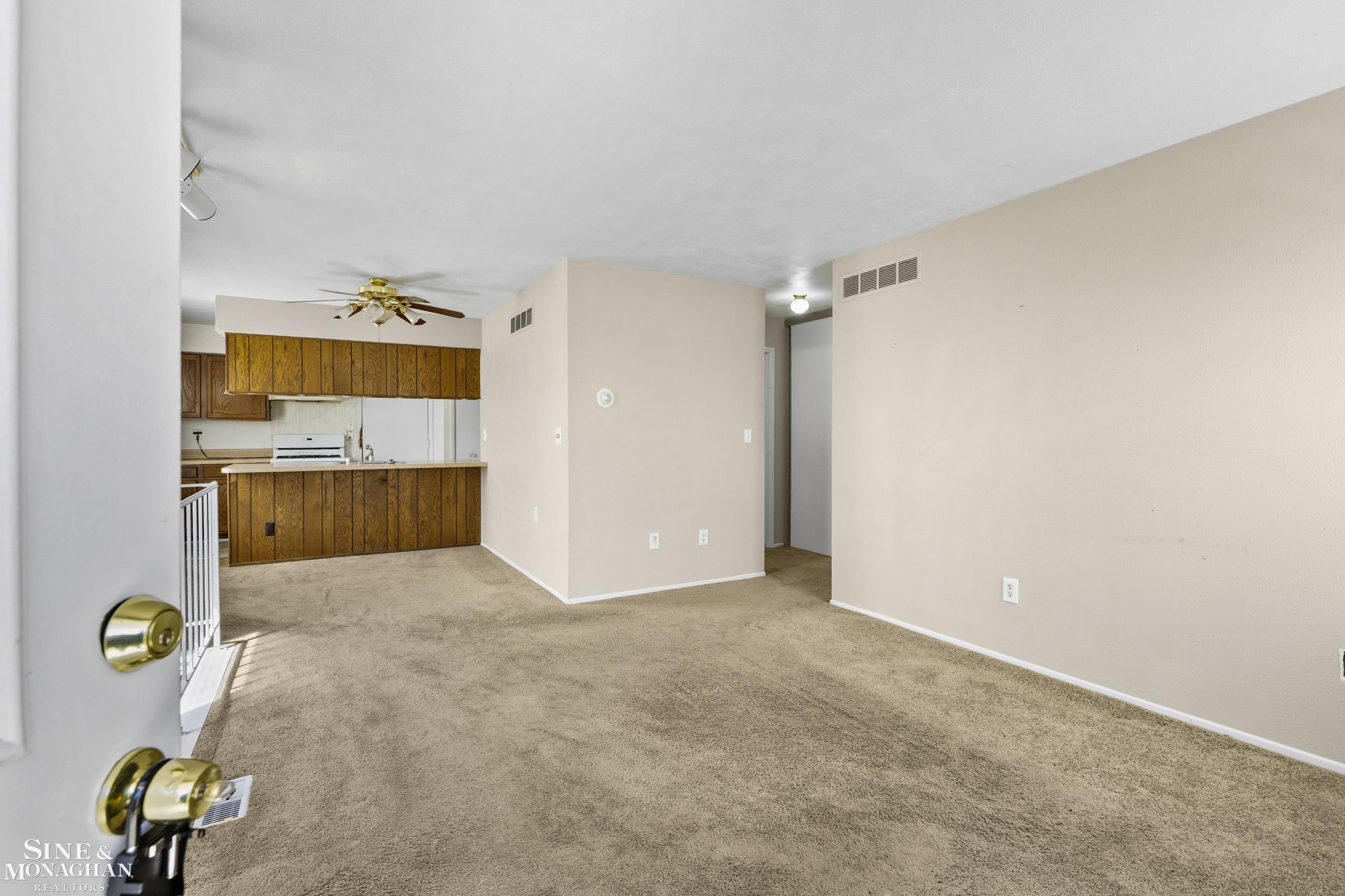 331 Neptune Drive, Walled Lake, MI 48390 — Photo 4