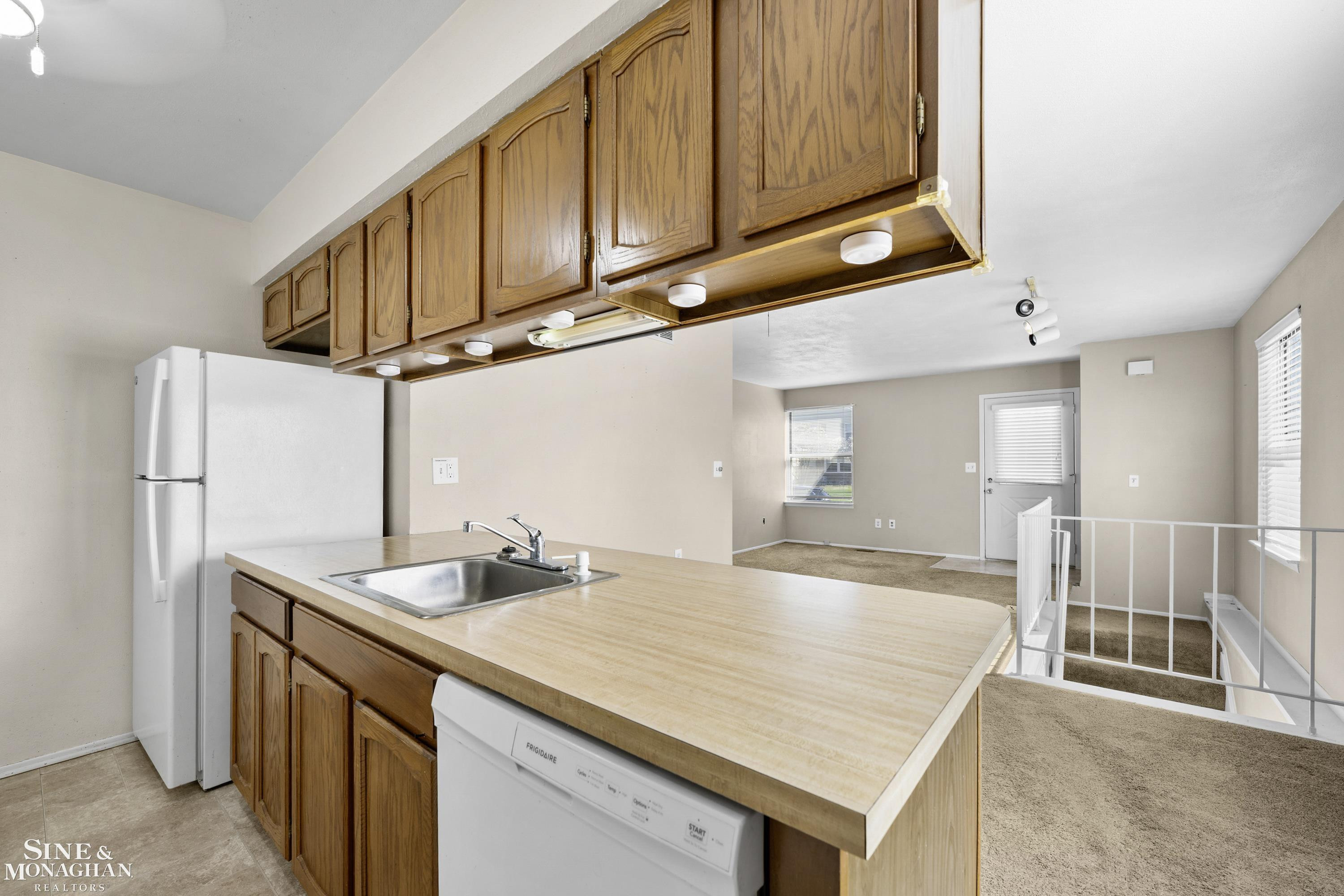 331 Neptune Drive, Walled Lake, MI 48390 — Photo 9