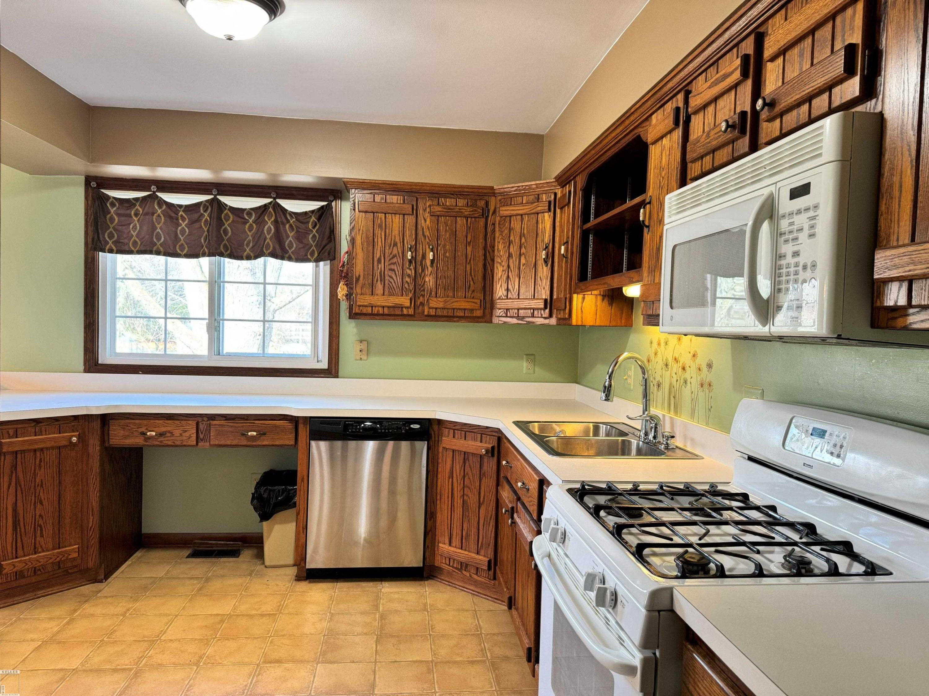 7802 Kay Court, Almont, MI 48003 — Photo 4