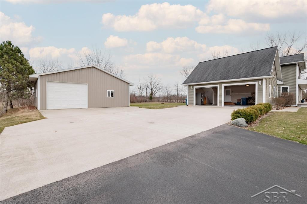 1886 SE Boutell Road, Essexville, MI 48732 — Photo 2