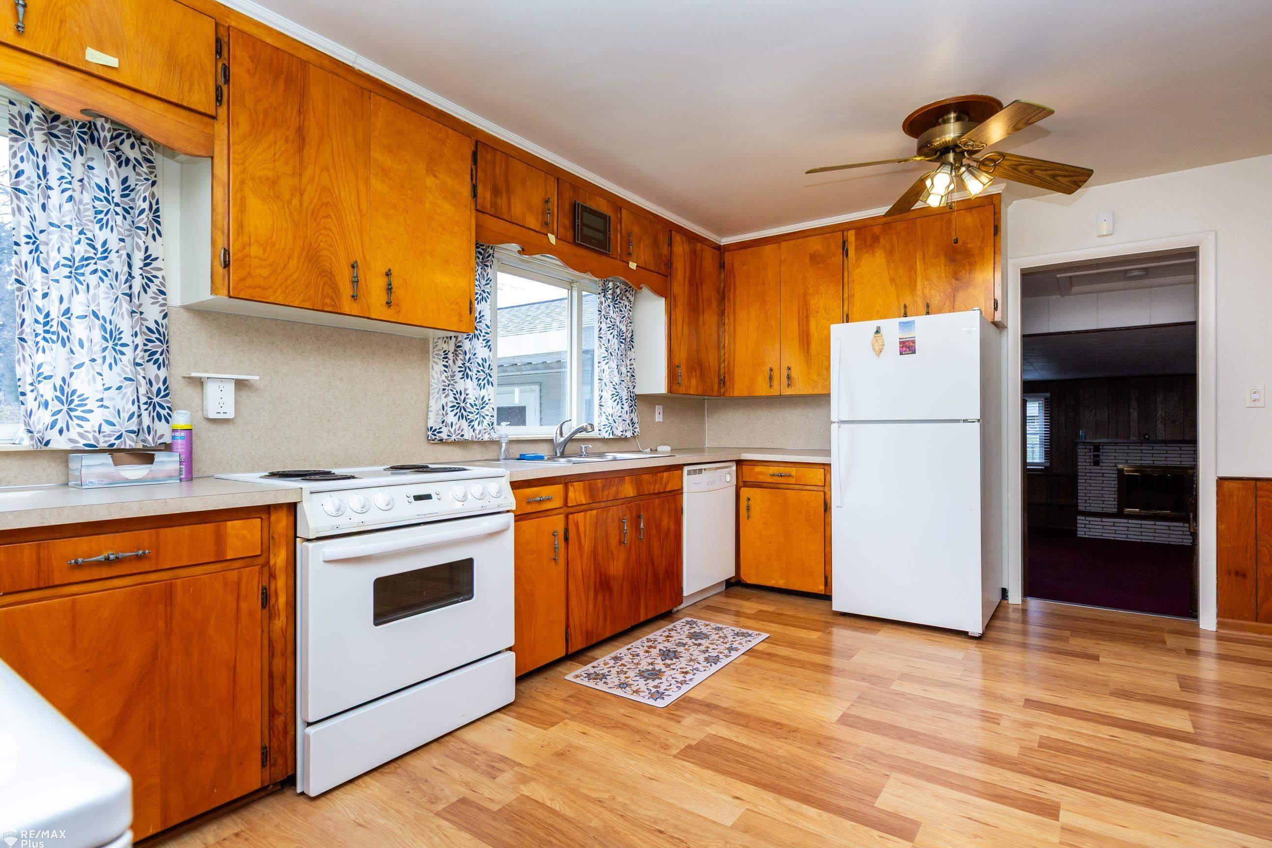 4374 Linda Street, Burton, MI 48509 — Photo 10