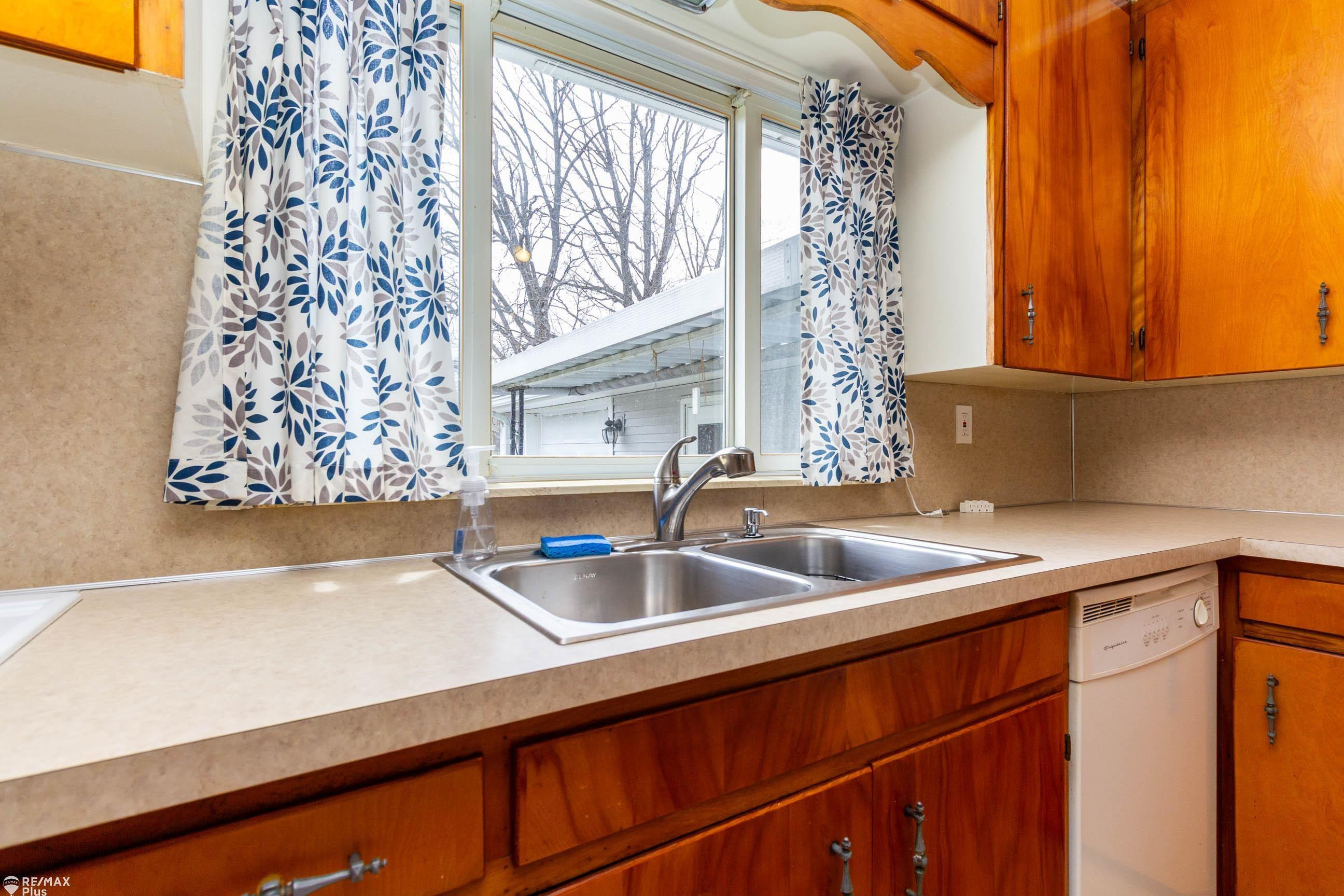 4374 Linda Street, Burton, MI 48509 — Photo 11