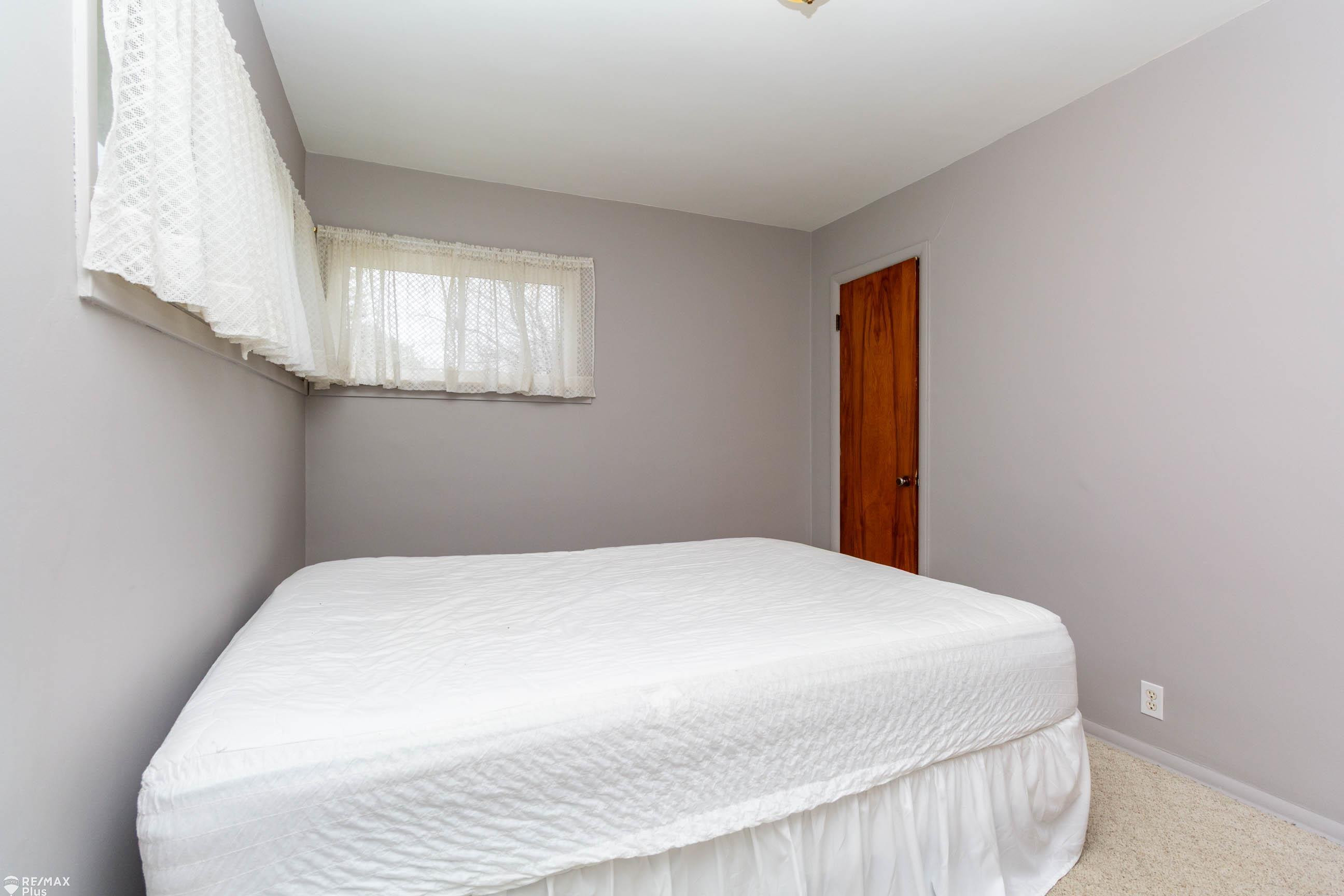 4374 Linda Street, Burton, MI 48509 — Photo 18