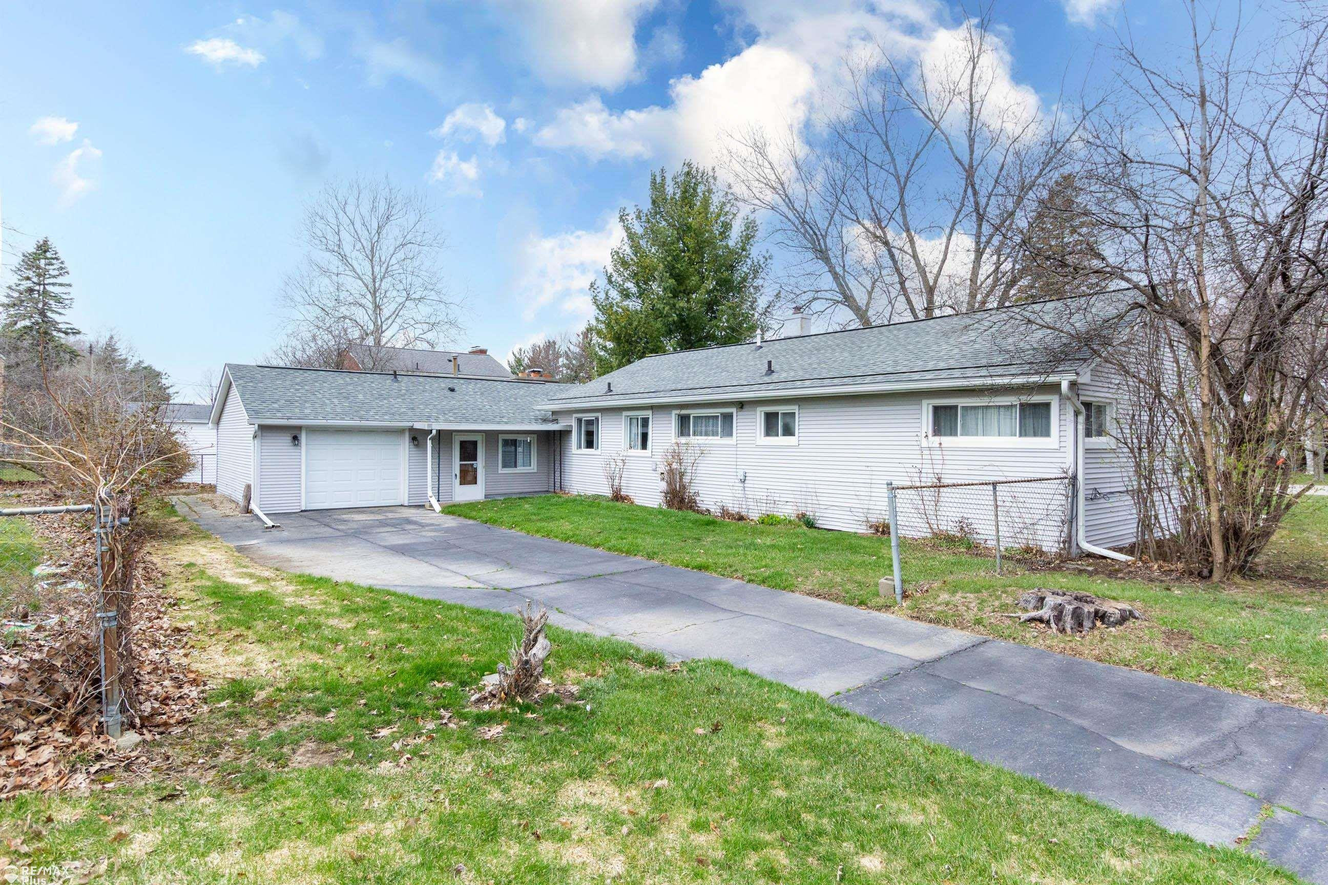 4374 Linda Street, Burton, MI 48509 — Photo 32