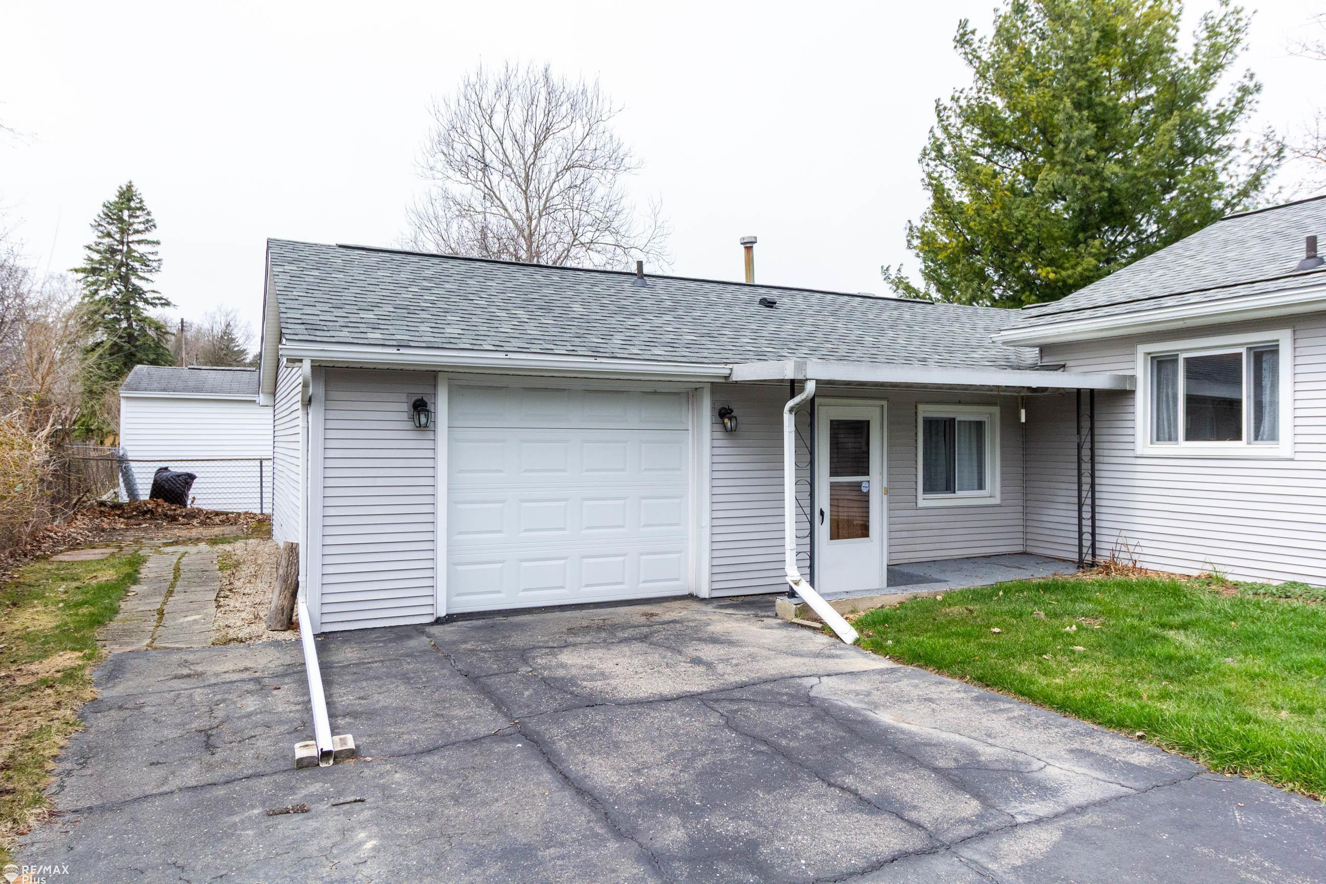 4374 Linda Street, Burton, MI 48509 — Photo 35