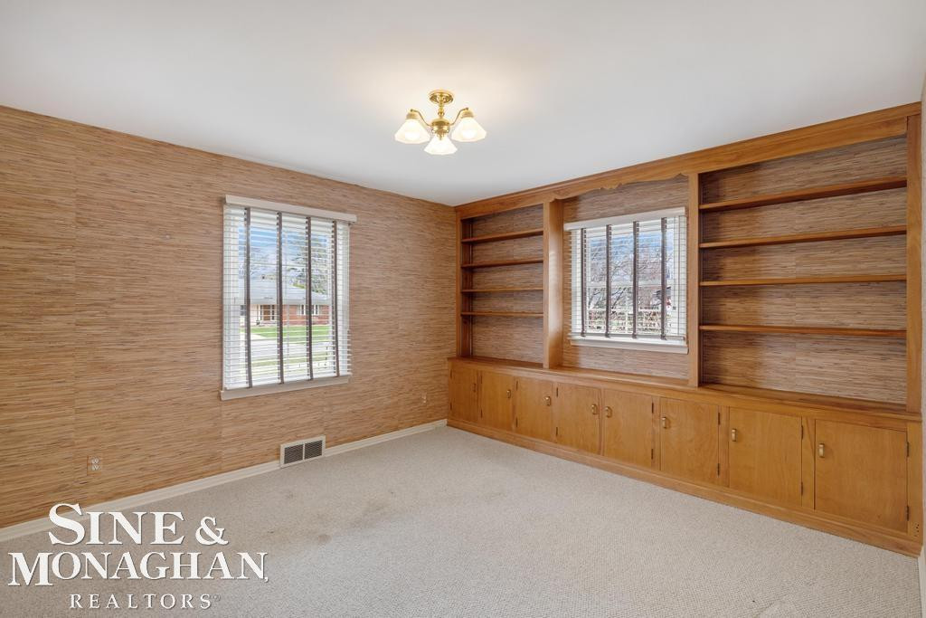51 Roslyn Road, Grosse Pointe Shores, MI 48236 — Photo 8
