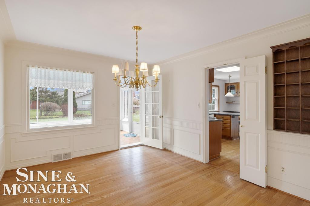 51 Roslyn Road, Grosse Pointe Shores, MI 48236 — Photo 17