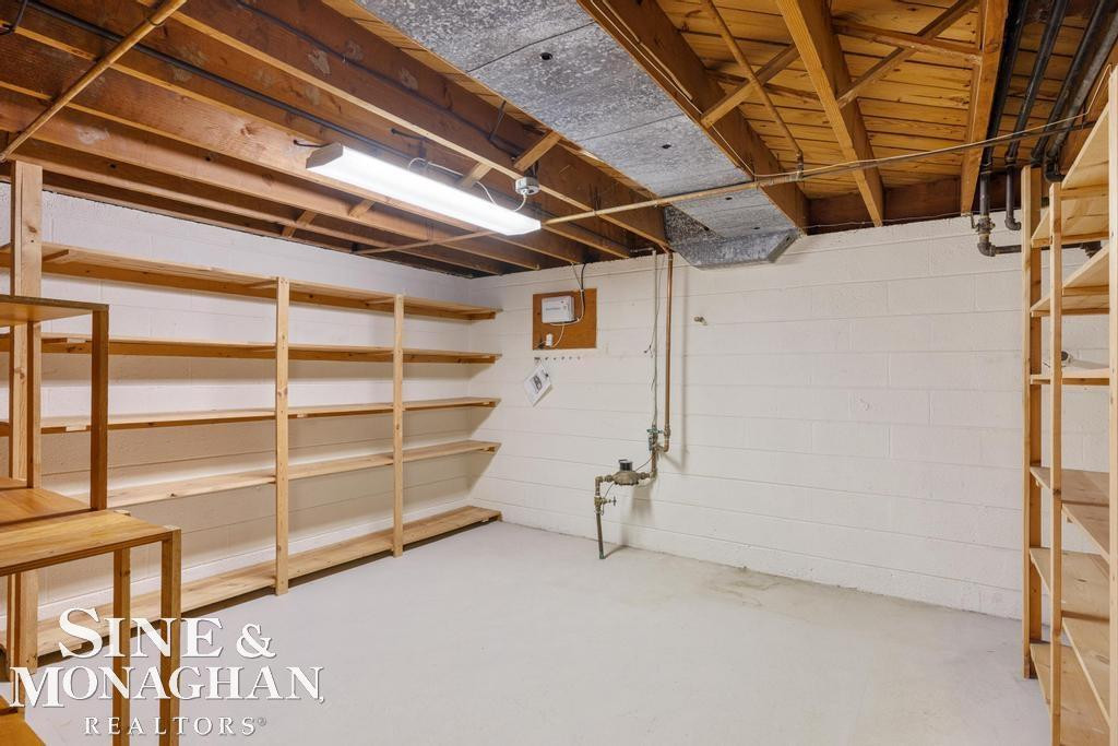 51 Roslyn Road, Grosse Pointe Shores, MI 48236 — Photo 33