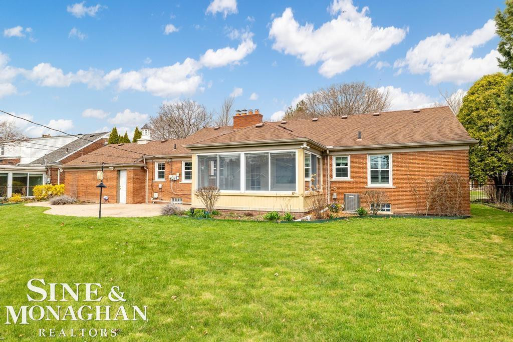 51 Roslyn Road, Grosse Pointe Shores, MI 48236 — Photo 37
