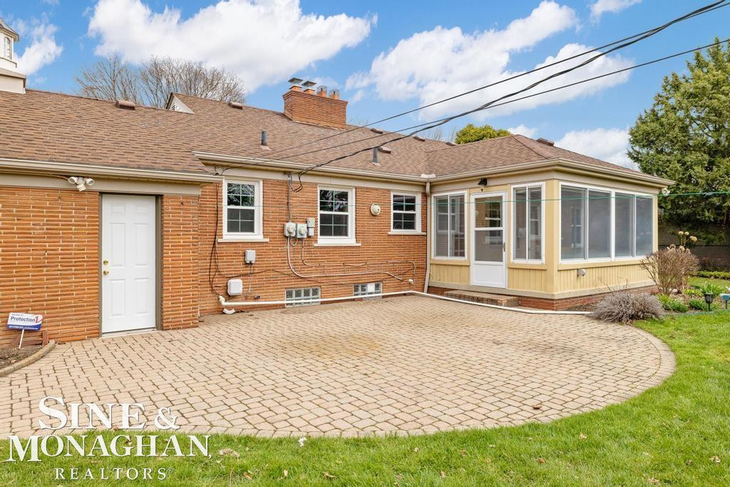 51 Roslyn Road, Grosse Pointe Shores, MI 48236 — Photo 40