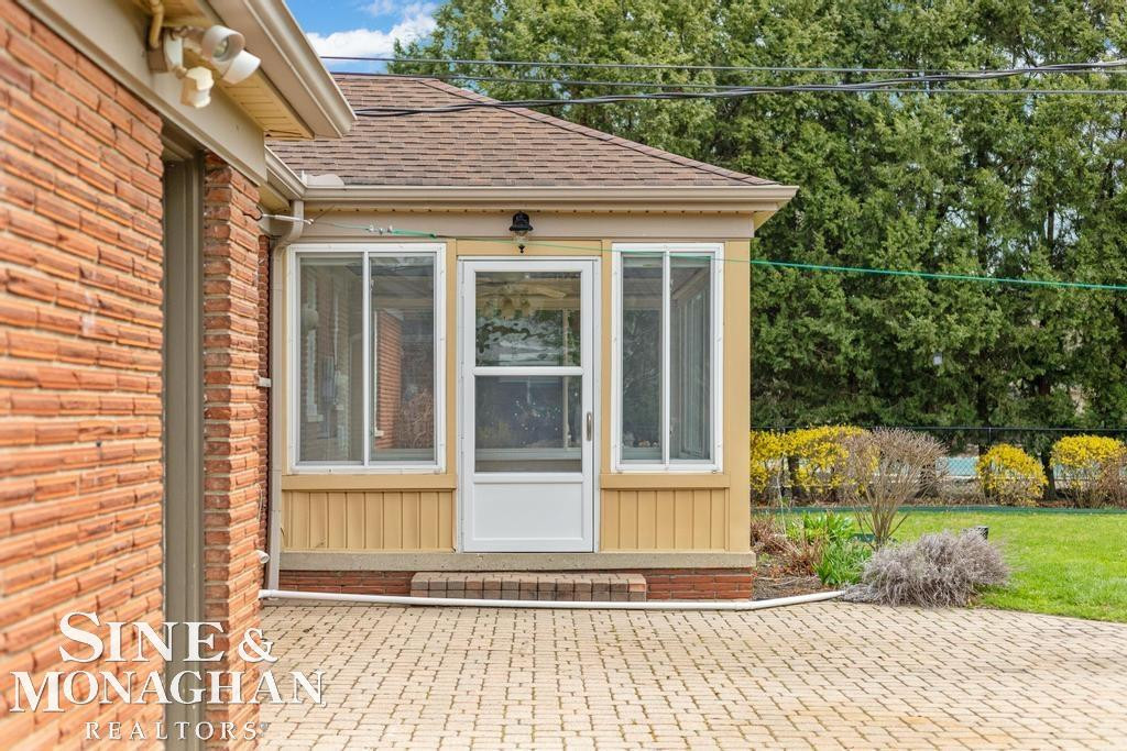 51 Roslyn Road, Grosse Pointe Shores, MI 48236 — Photo 41