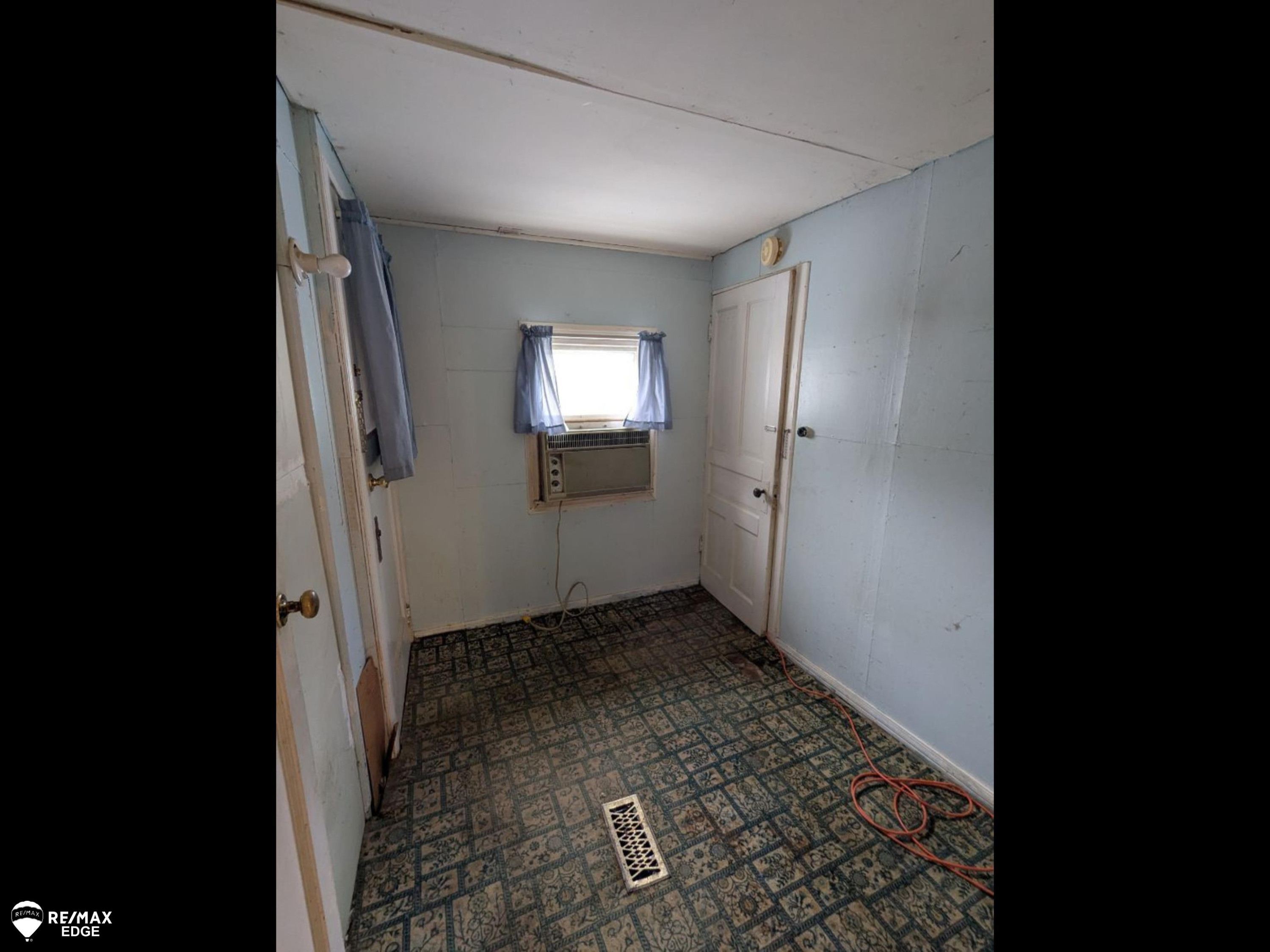 614 S Saginaw Street, Lapeer, MI 48446 — Photo 12