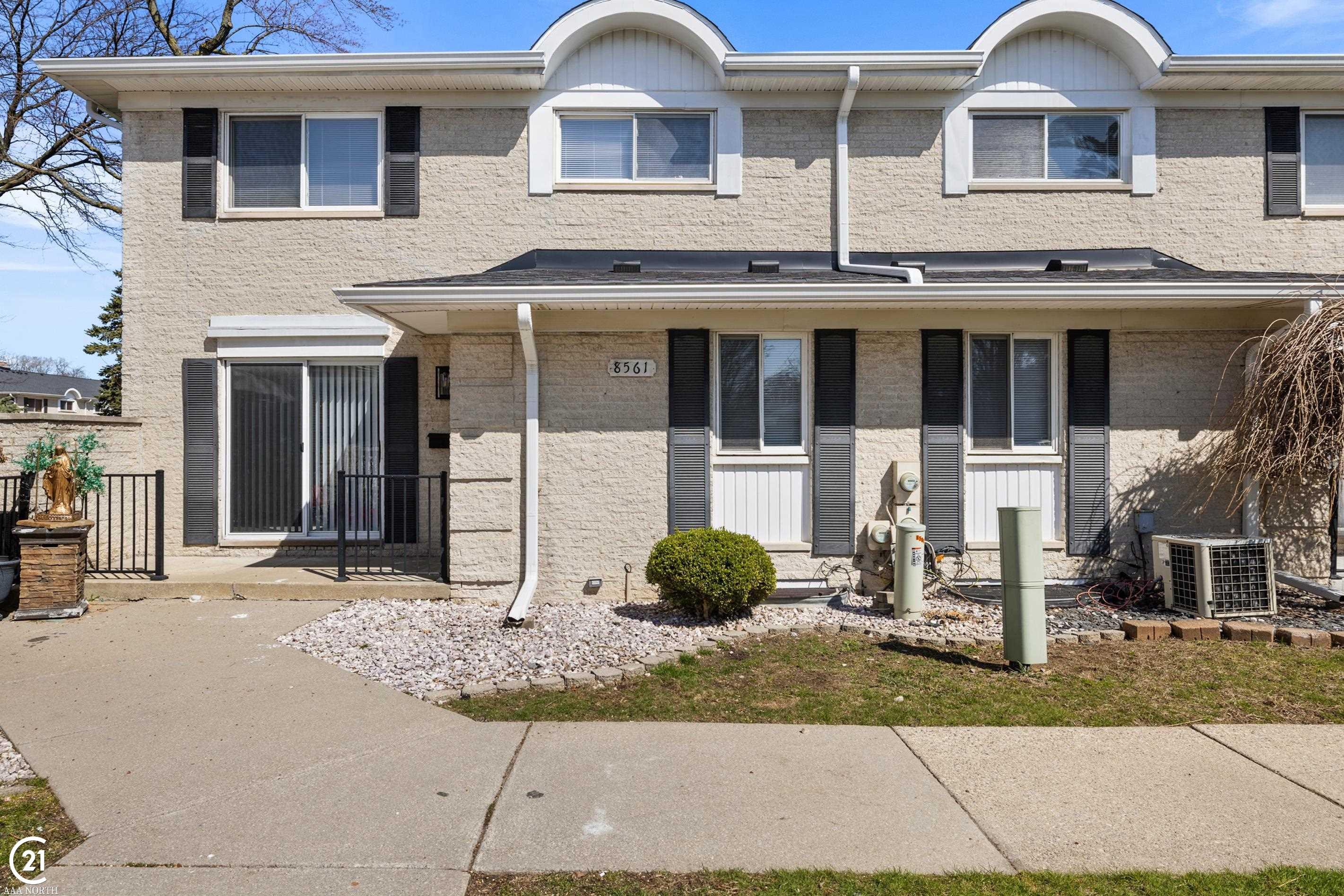 8561 Winchester Drive, Sterling Heights, MI 48313 — Photo 2