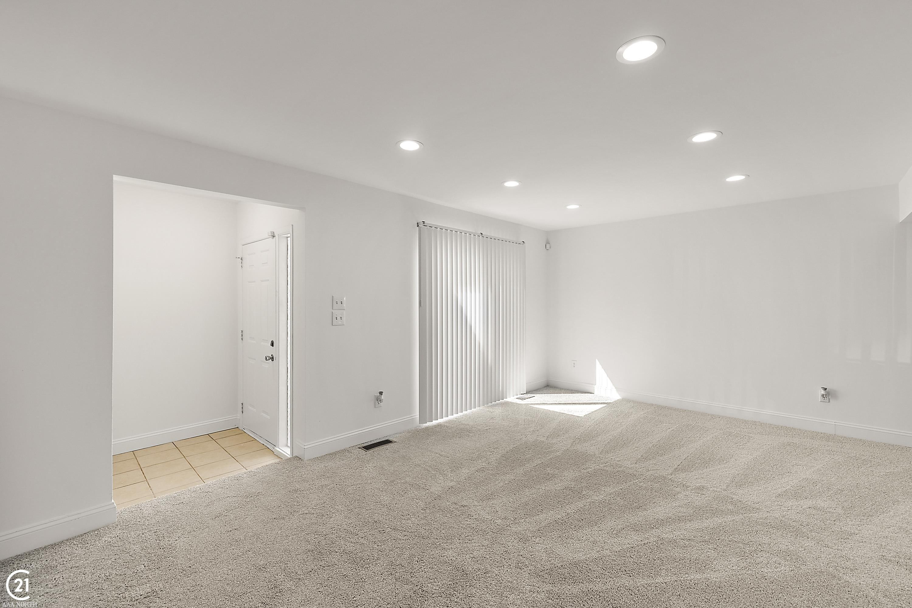 8561 Winchester Drive, Sterling Heights, MI 48313 — Photo 12