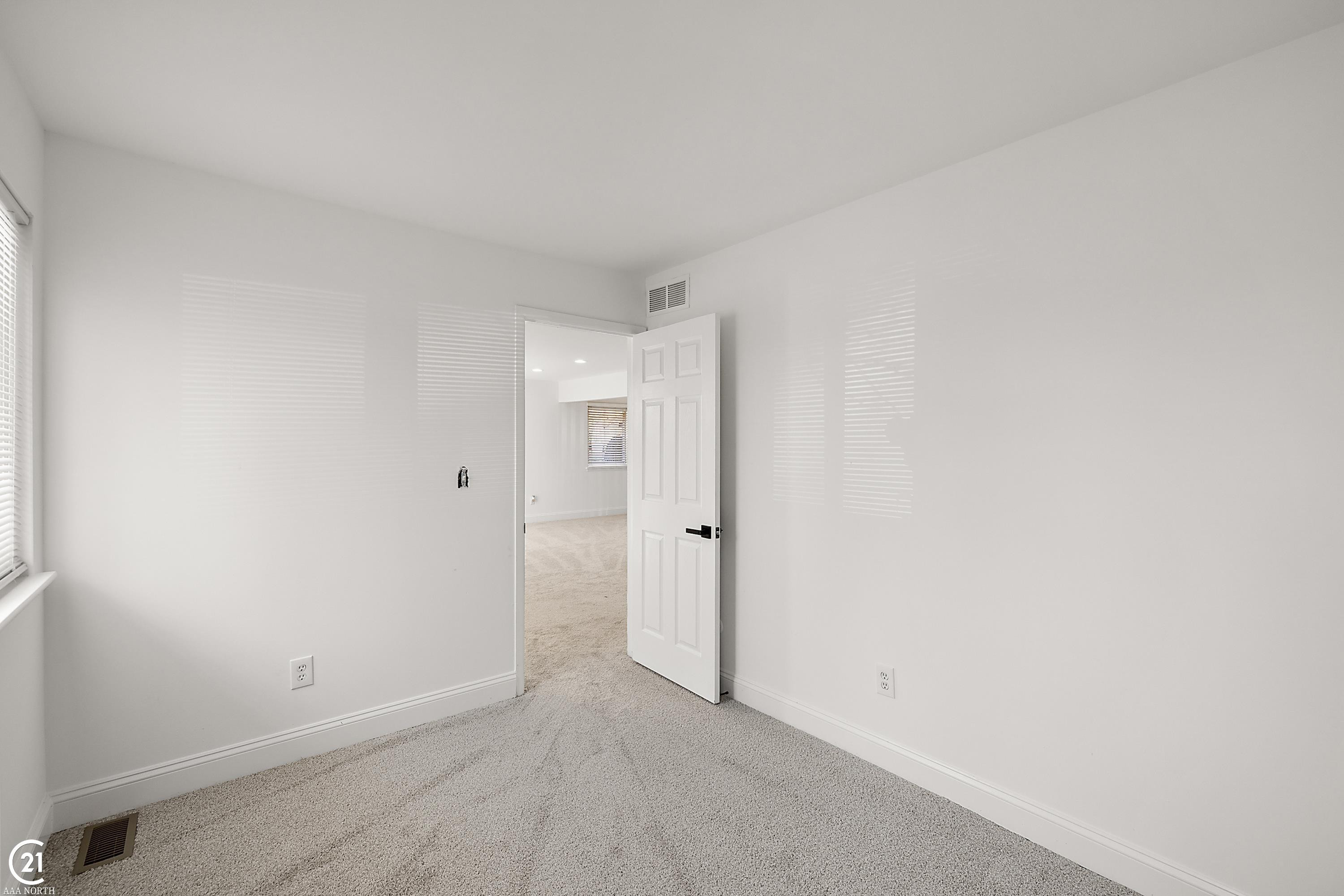 8561 Winchester Drive, Sterling Heights, MI 48313 — Photo 25