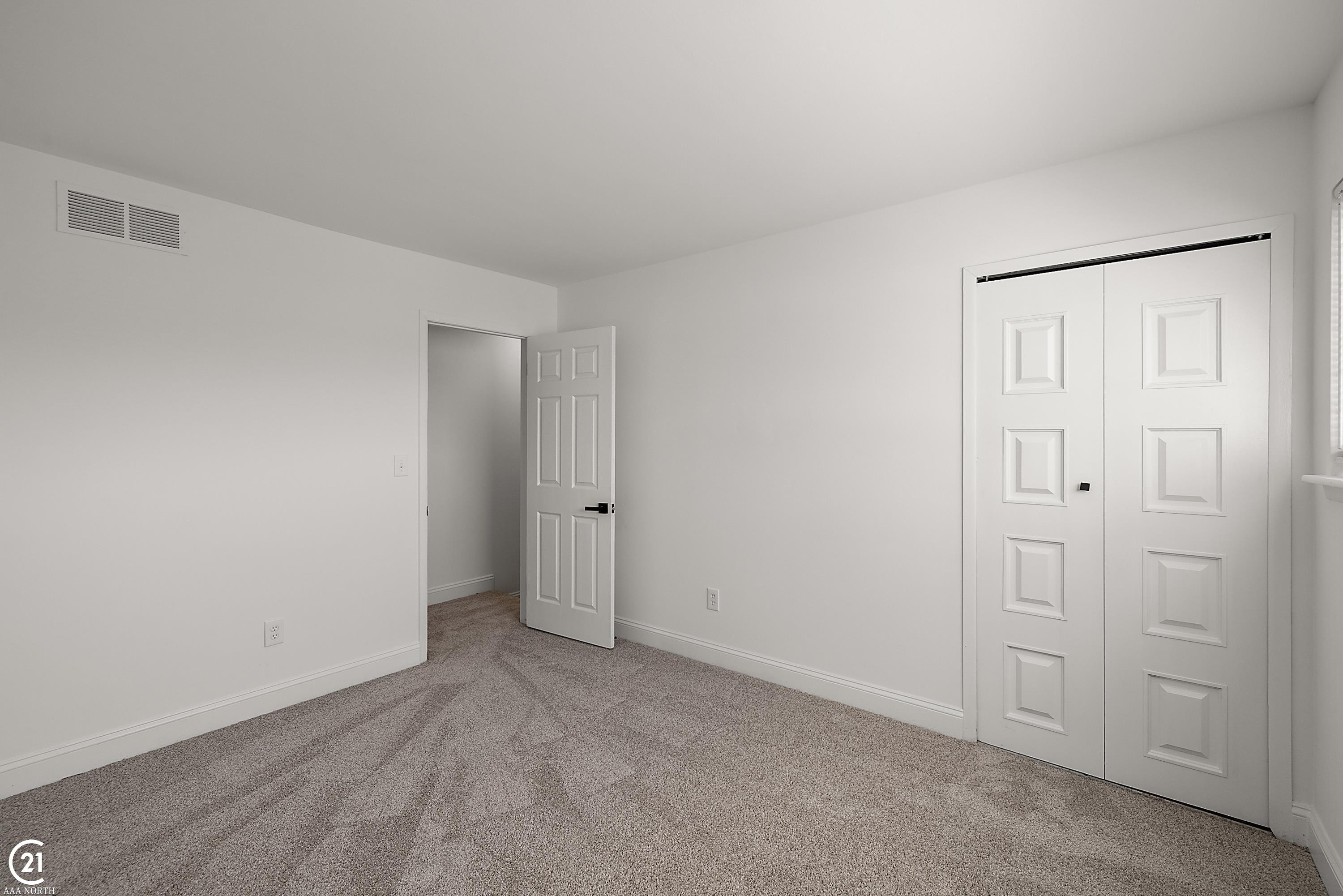 8561 Winchester Drive, Sterling Heights, MI 48313 — Photo 27