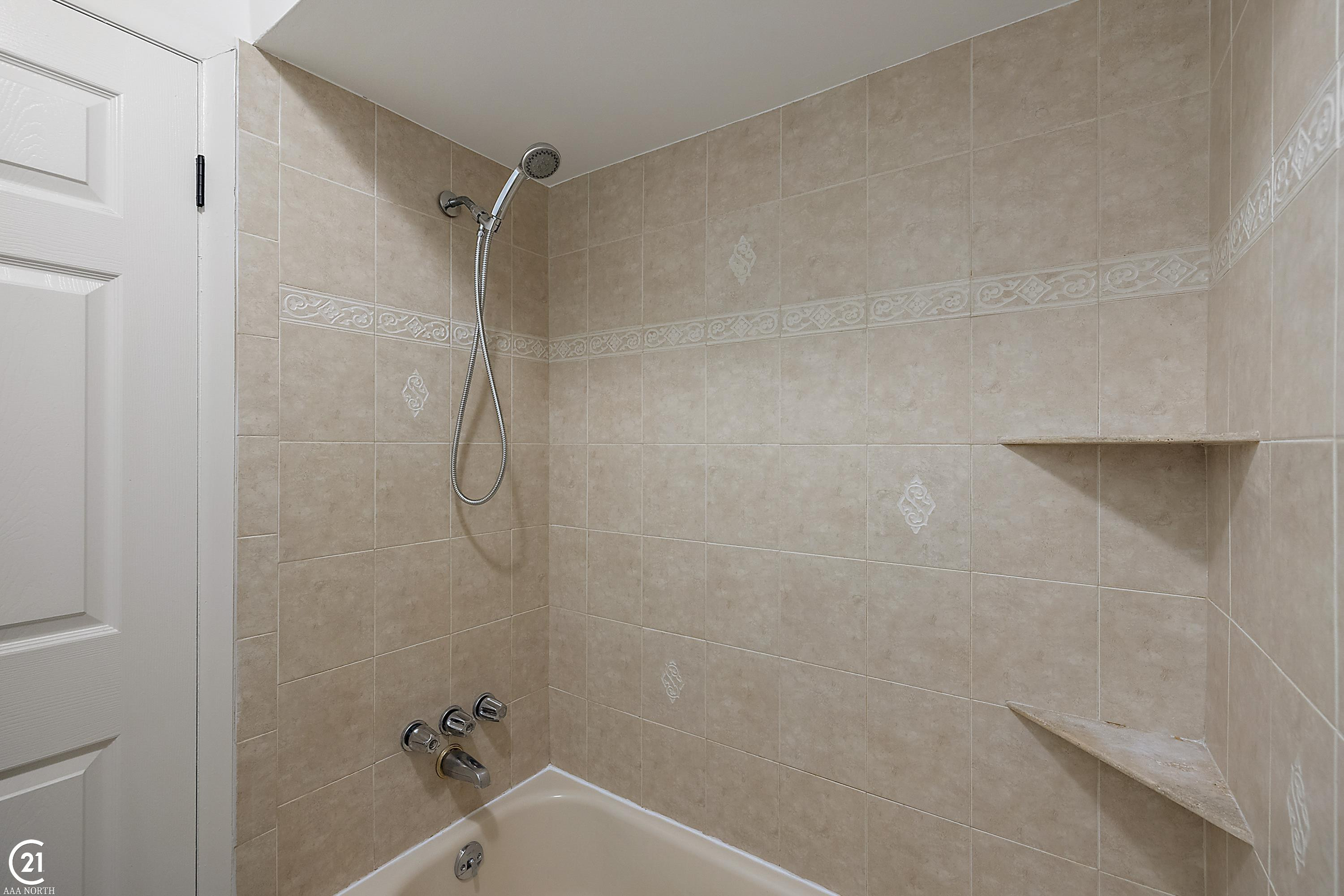 8561 Winchester Drive, Sterling Heights, MI 48313 — Photo 35