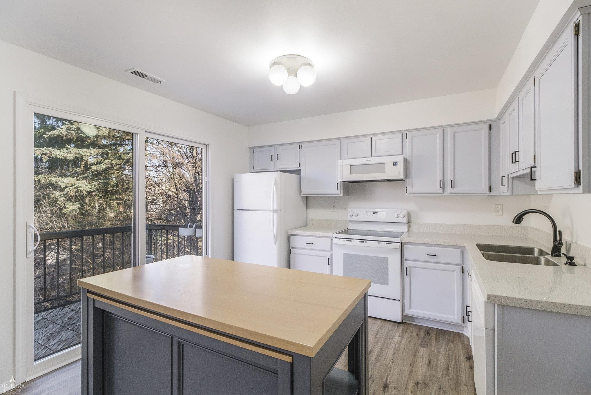 36983 DARTMOOR Drive, #74, Farmington Hills, MI 48331 — Photo 4
