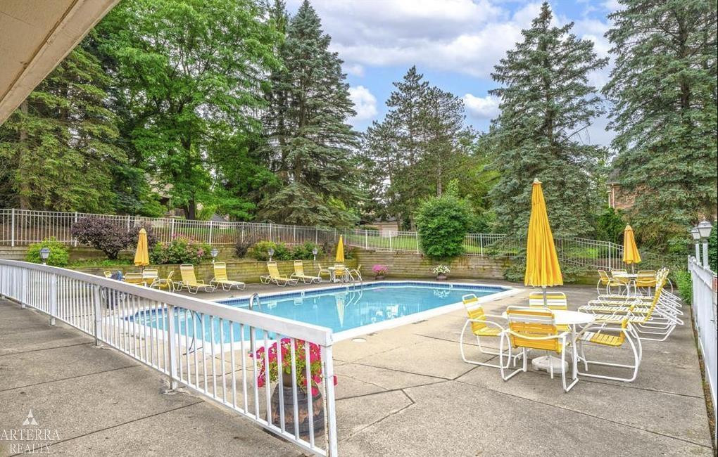 36983 DARTMOOR Drive, #74, Farmington Hills, MI 48331 — Photo 8