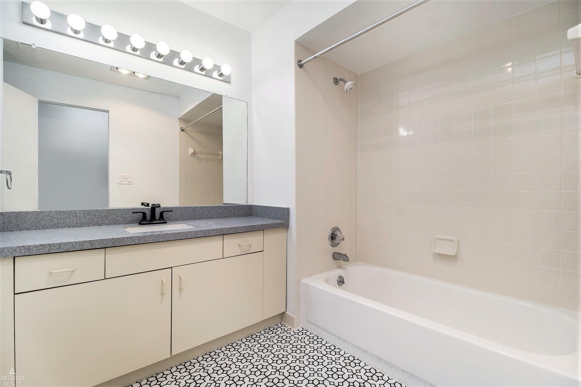 36983 DARTMOOR Drive, #74, Farmington Hills, MI 48331 — Photo 26