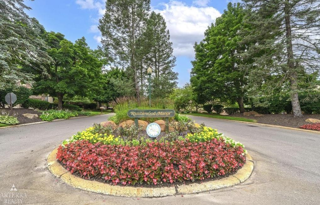 36983 DARTMOOR Drive, #74, Farmington Hills, MI 48331 — Photo 32