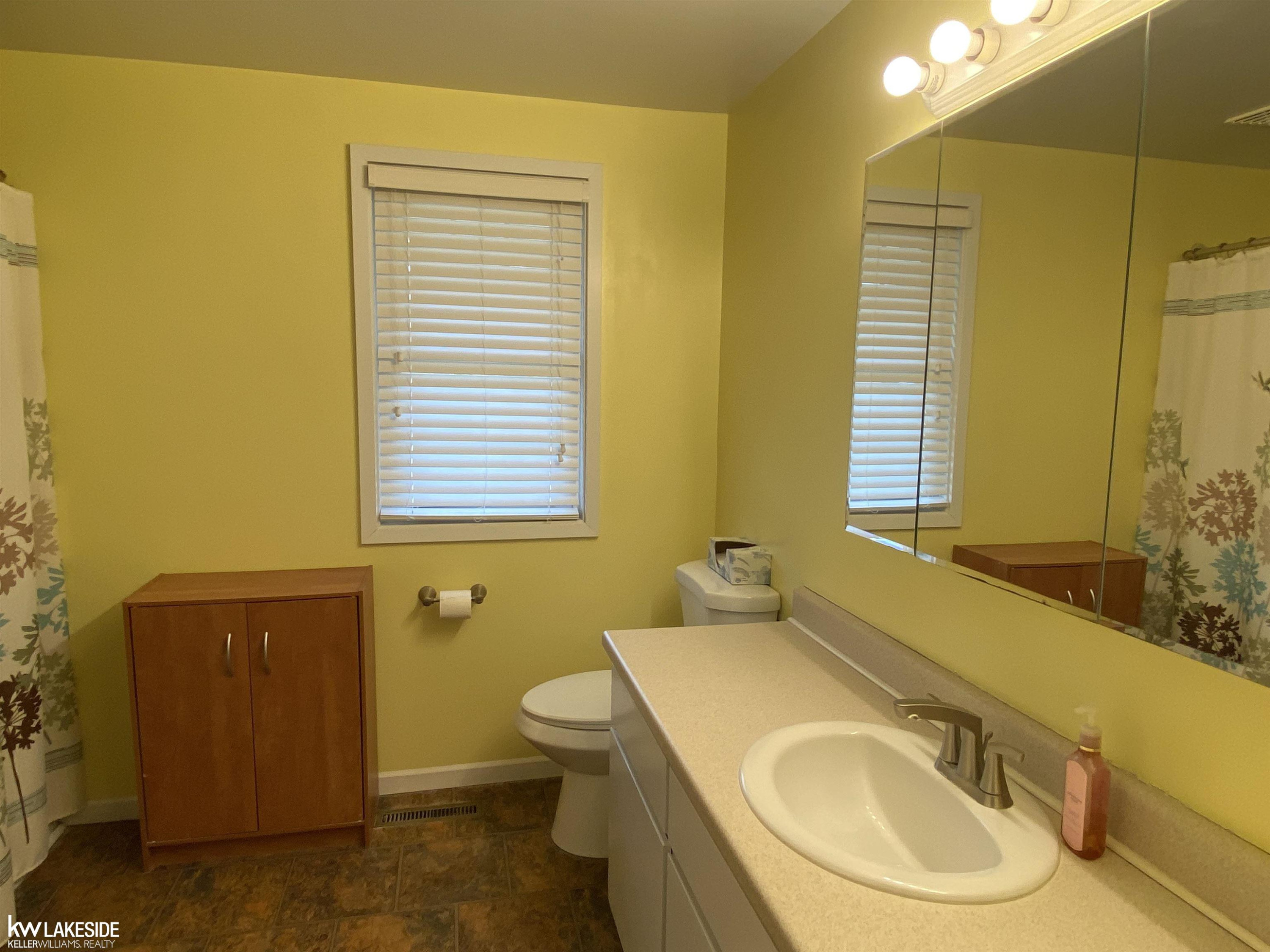 200 E Bay Street, Sebewaing, MI 48759 — Photo 12