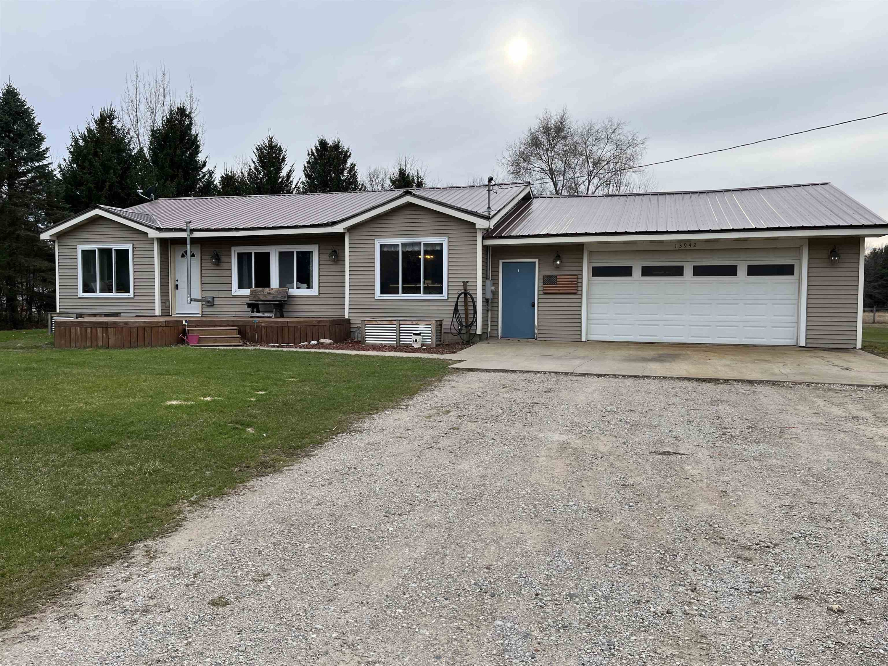 13942 Litchfield Road, Montrose, MI 48457 — front exterior
