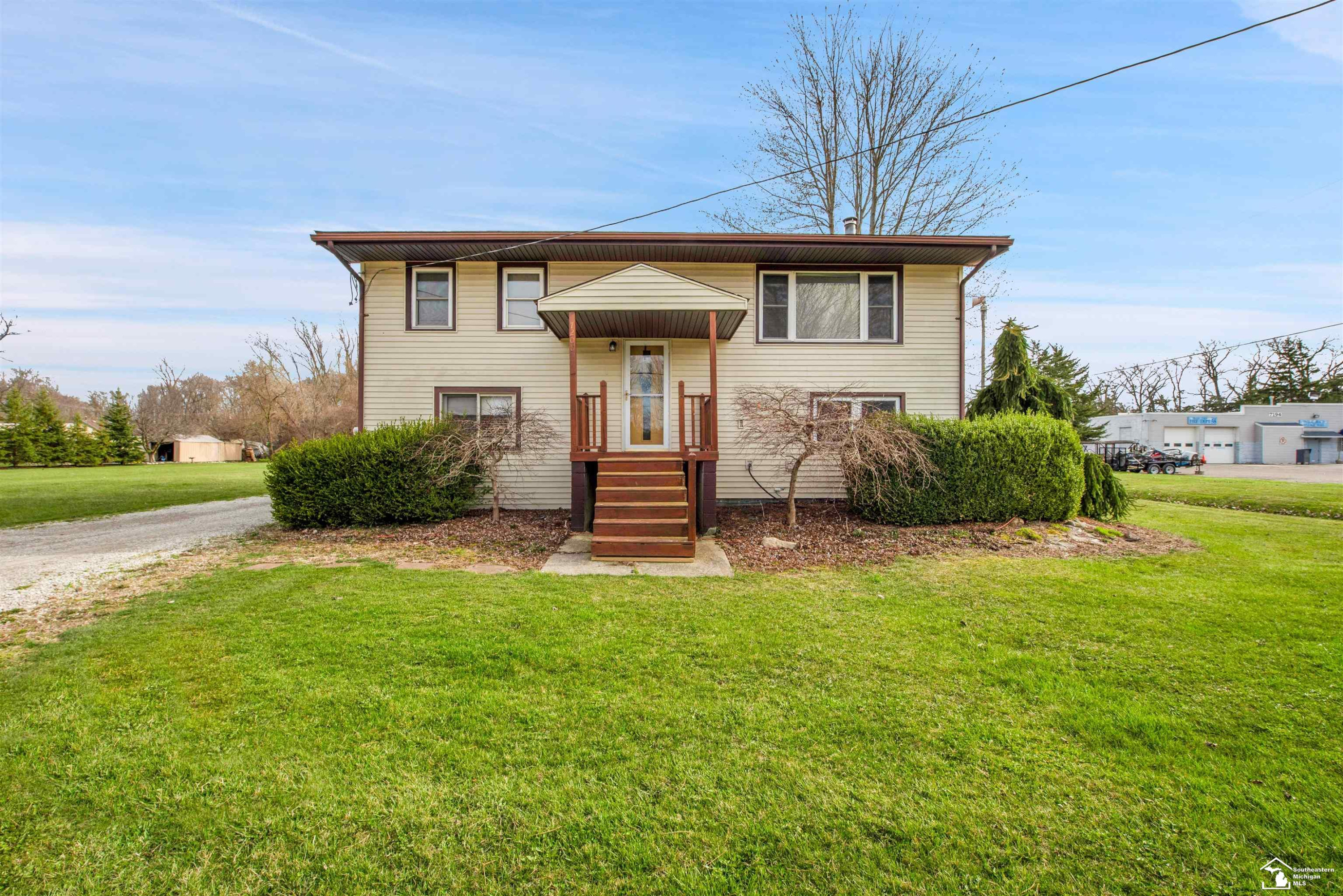 7208 Lakeview Boulevard, Monroe, MI 48166 — Photo 2