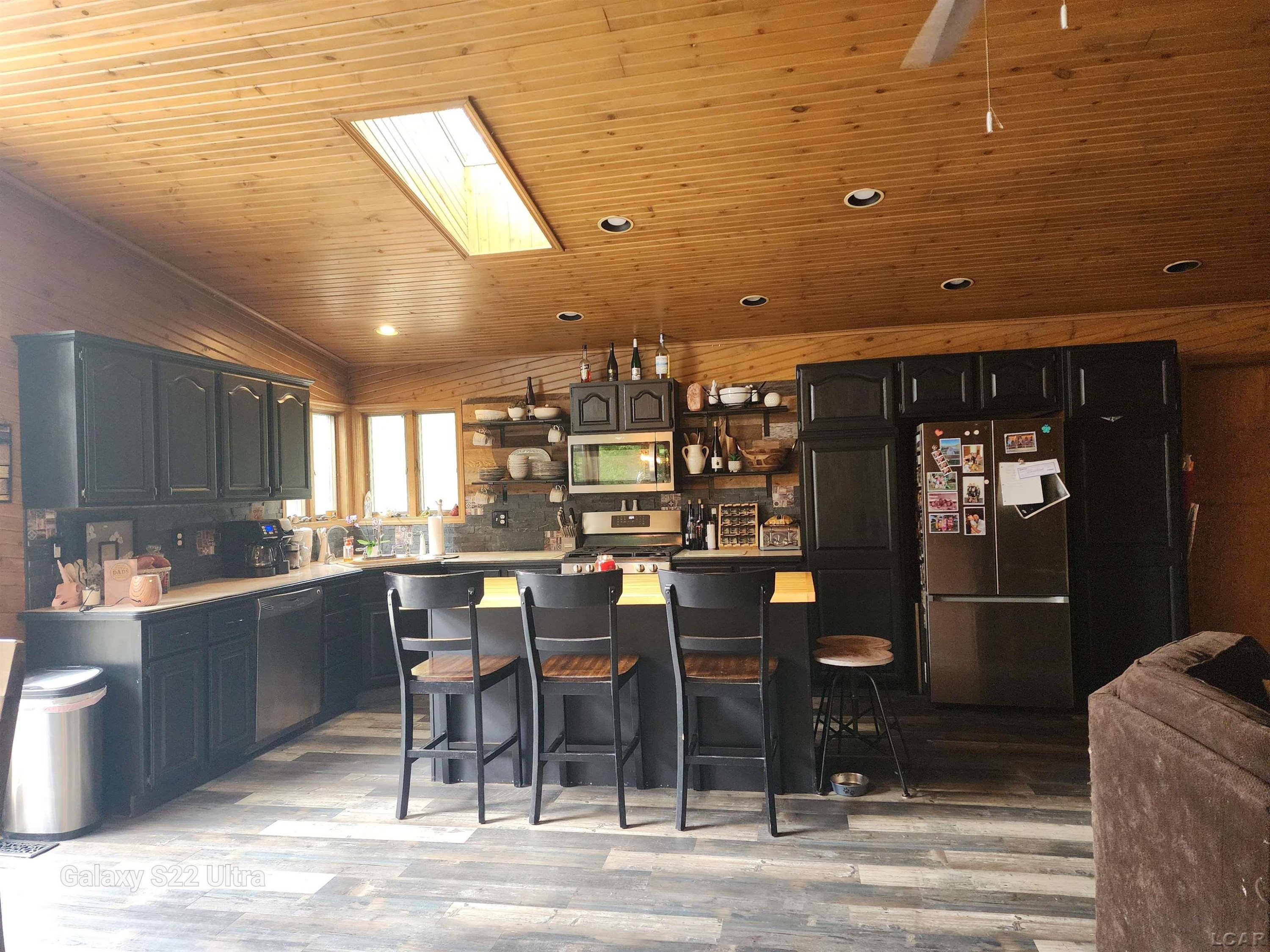 13404 N Sequoia Lane, South Lyon, MI 48178 — Photo 2